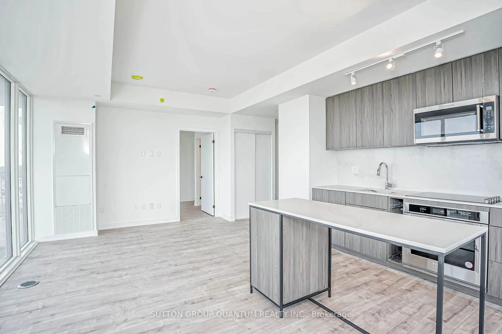 220 Missinnihe Way, #805