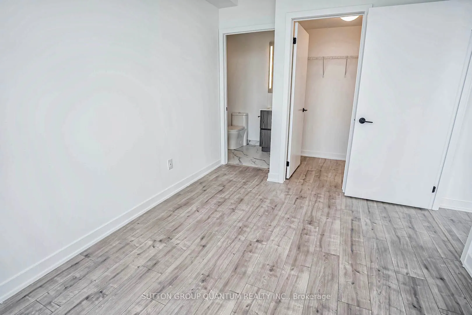 220 Missinnihe Way, #805