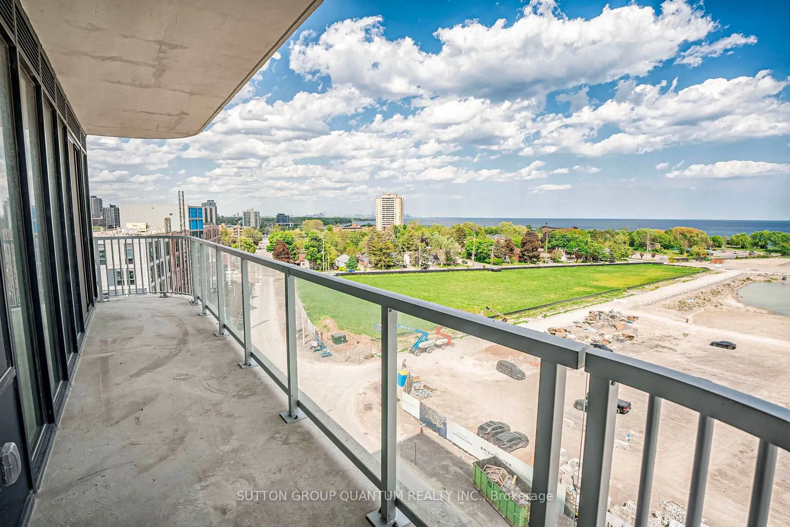 220 Missinnihe Way, #805