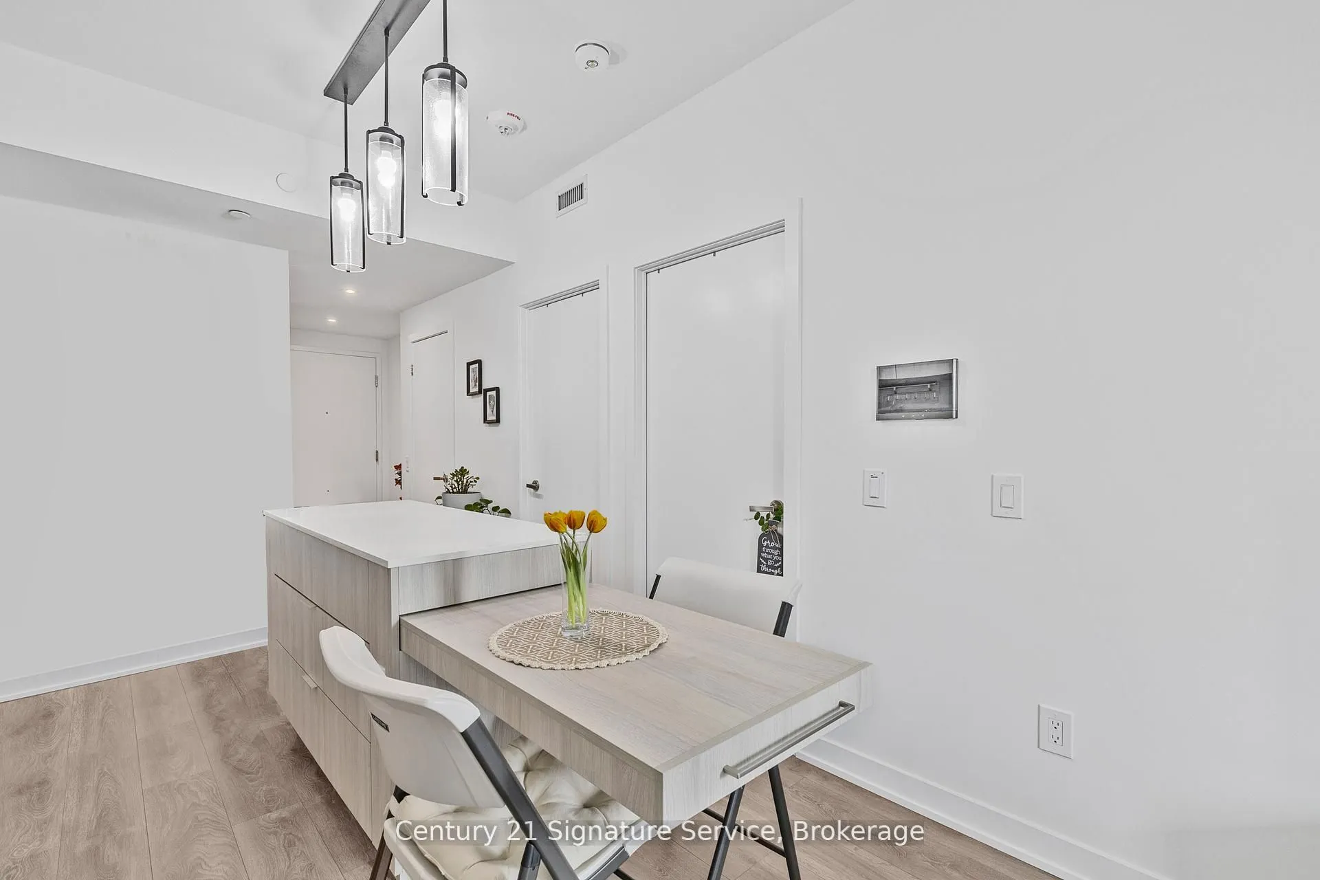 28 Ann Street, #410