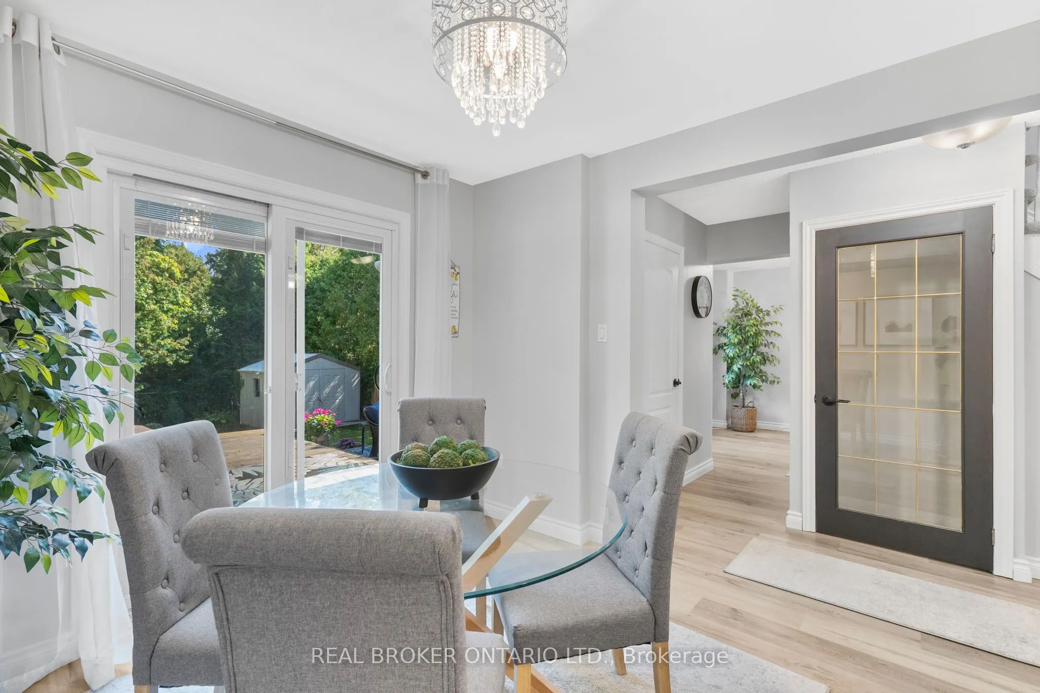 40 Davis Crescent
