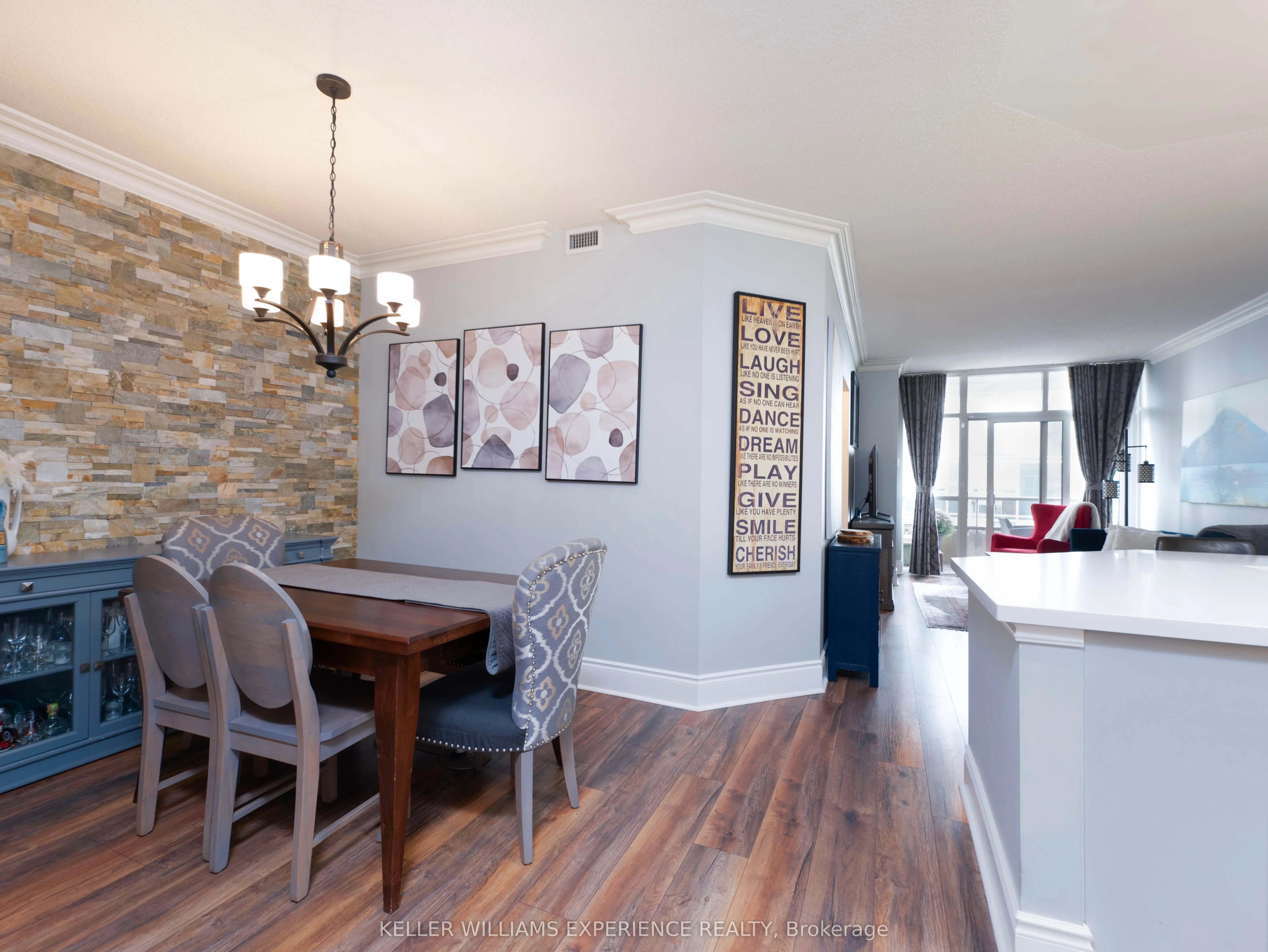 5233 Dundas Street W, #2315