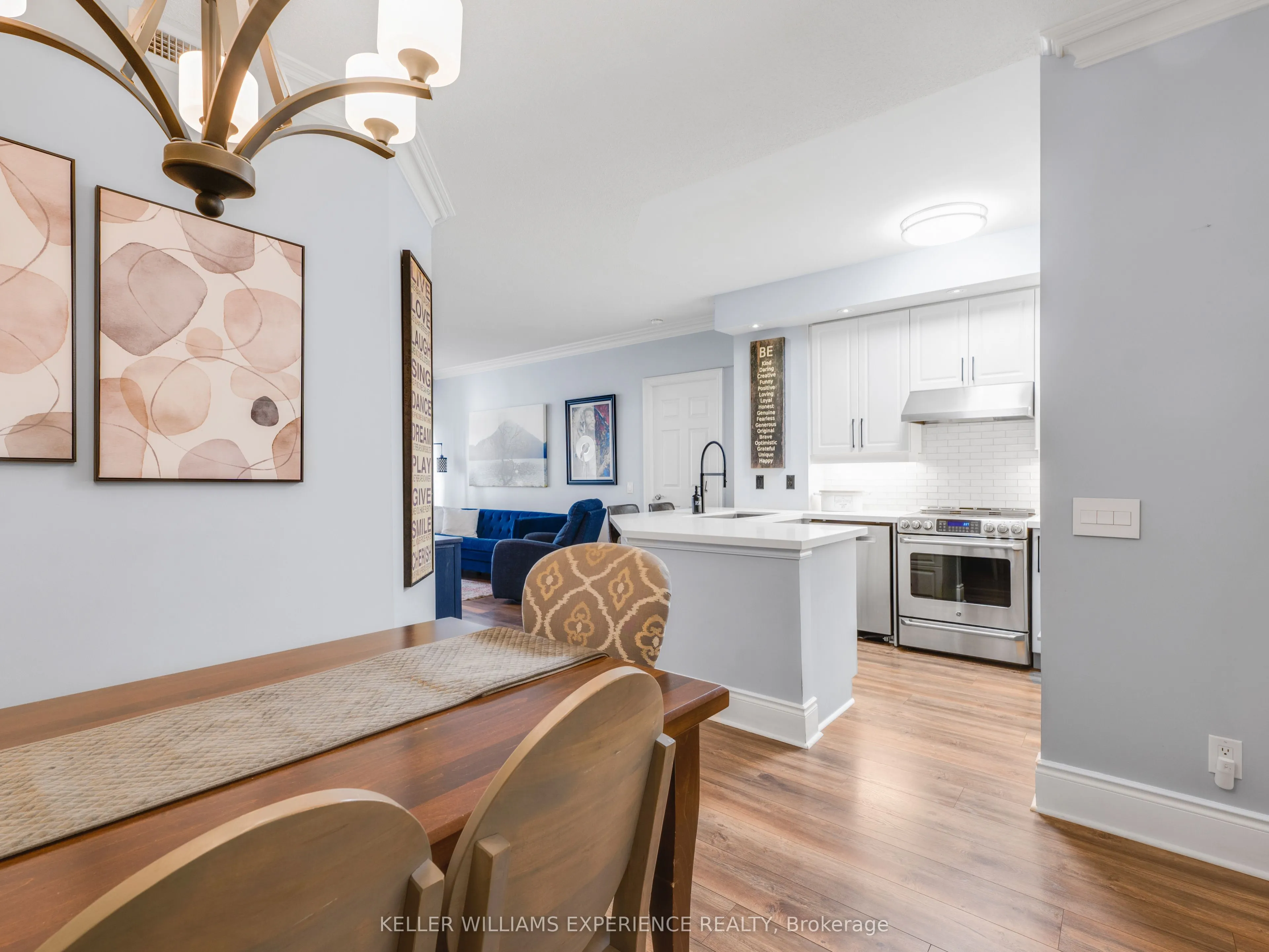 5233 Dundas Street W, #2315