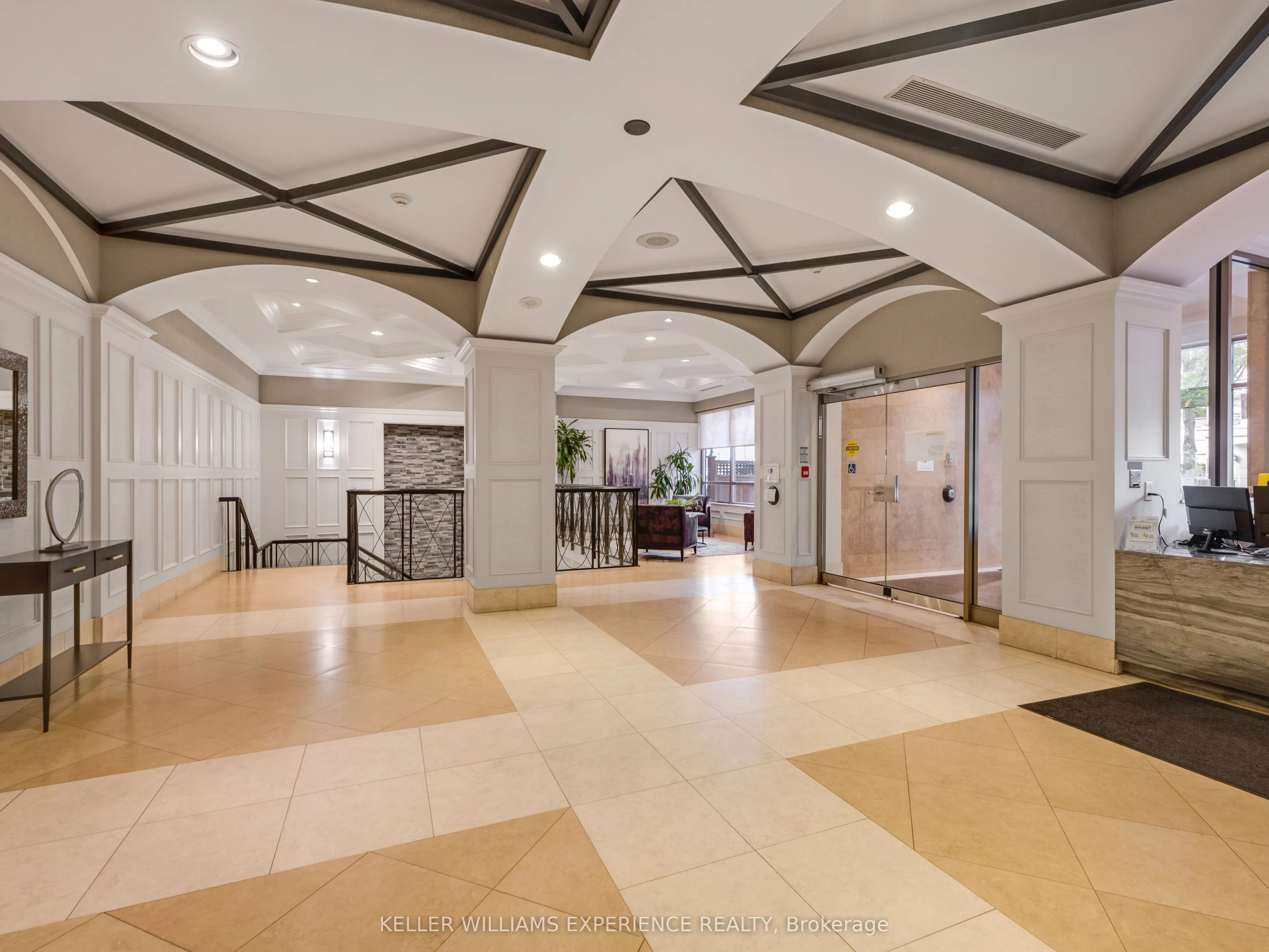 5233 Dundas Street W, #2315