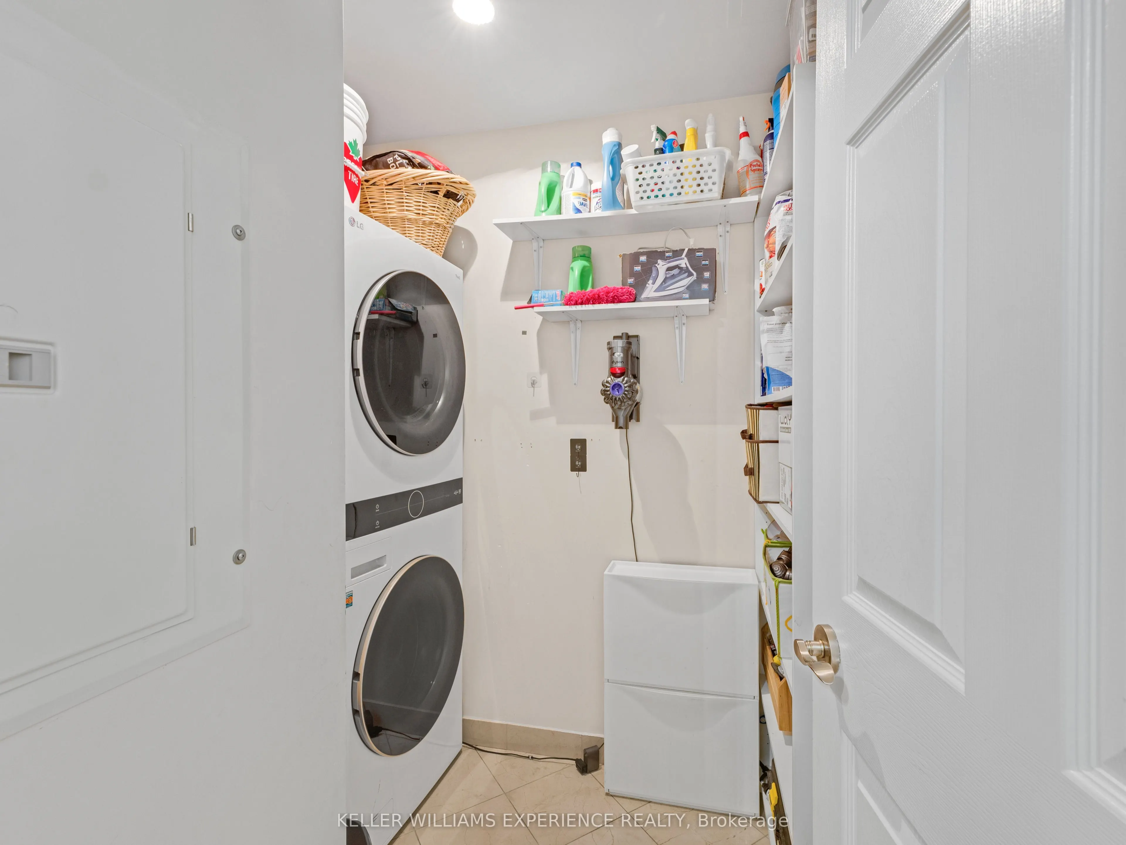 5233 Dundas Street W, #2315