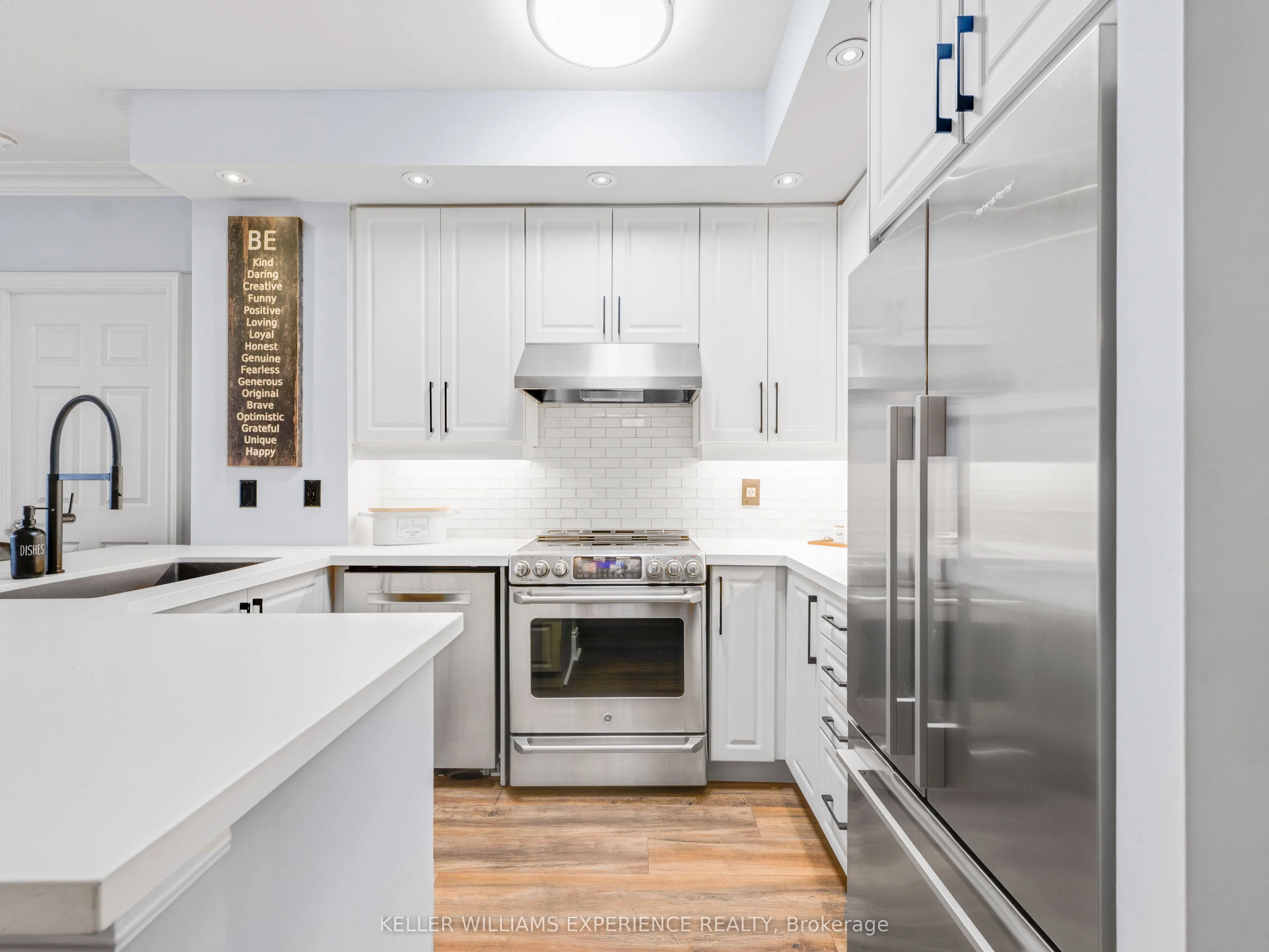 5233 Dundas Street W, #2315