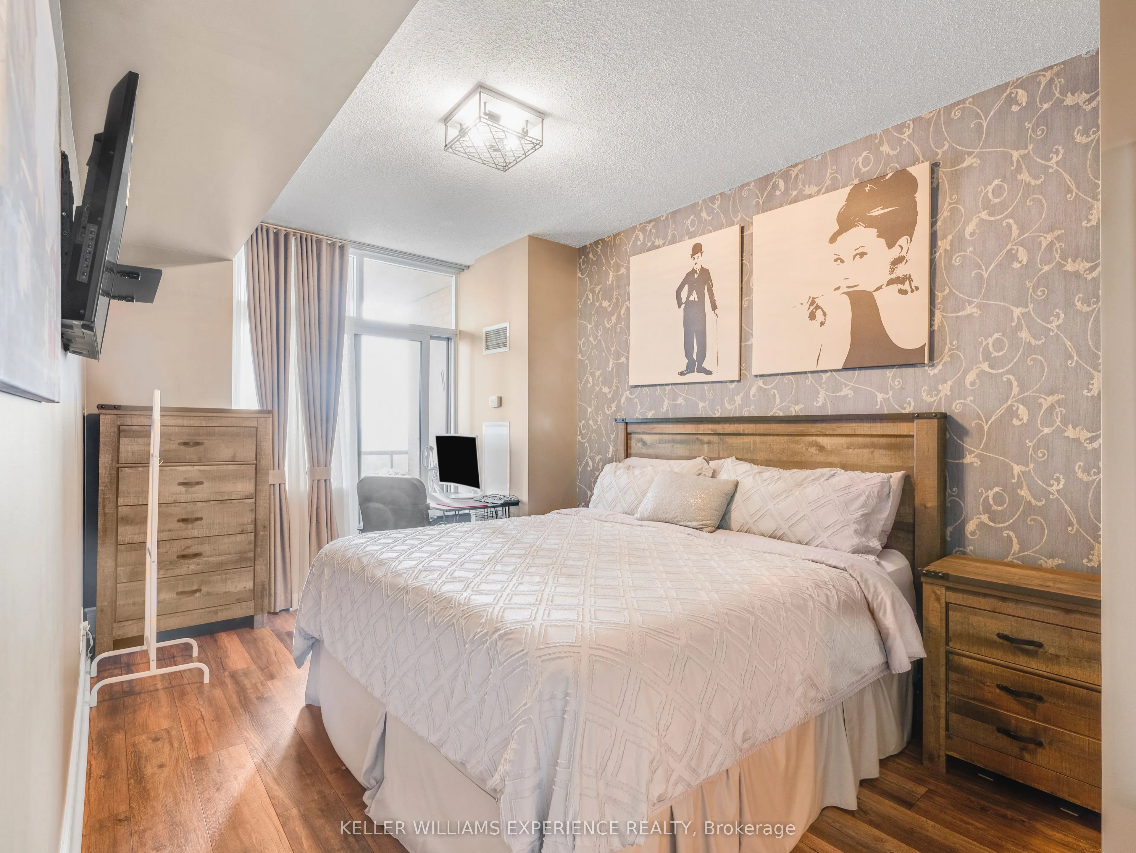 5233 Dundas Street W, #2315