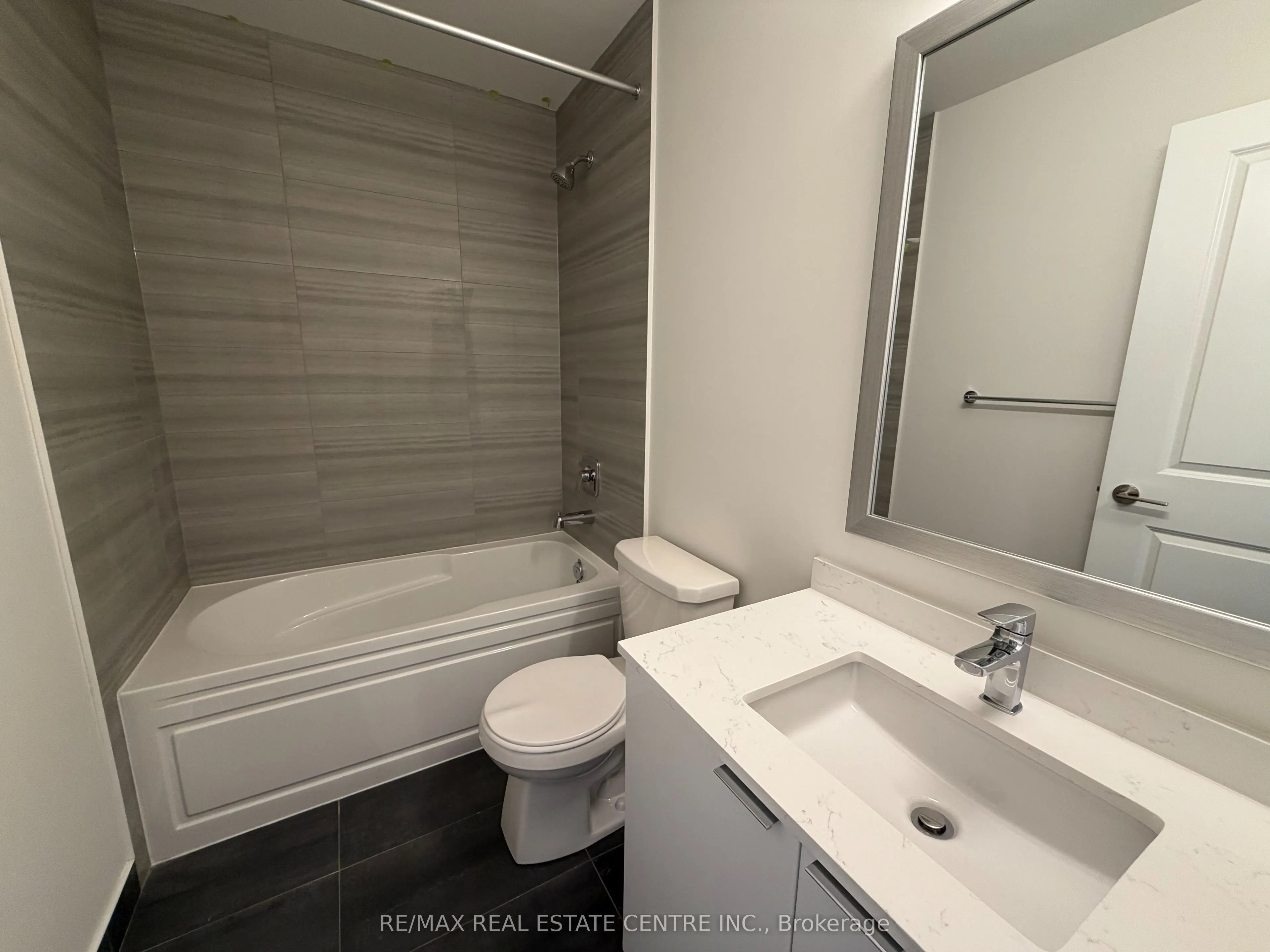 15 Watergarden Drive, #517