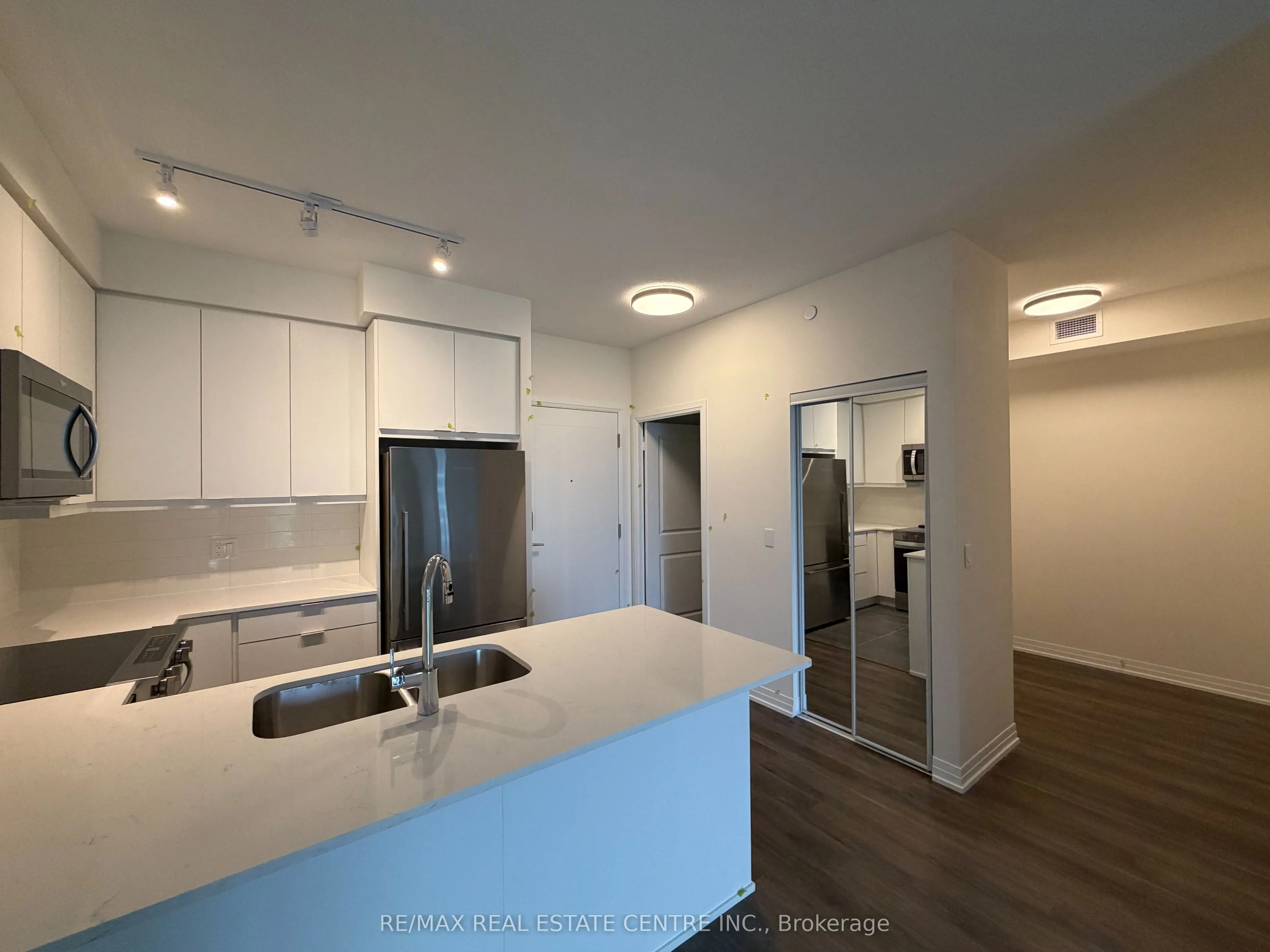 15 Watergarden Drive, #517