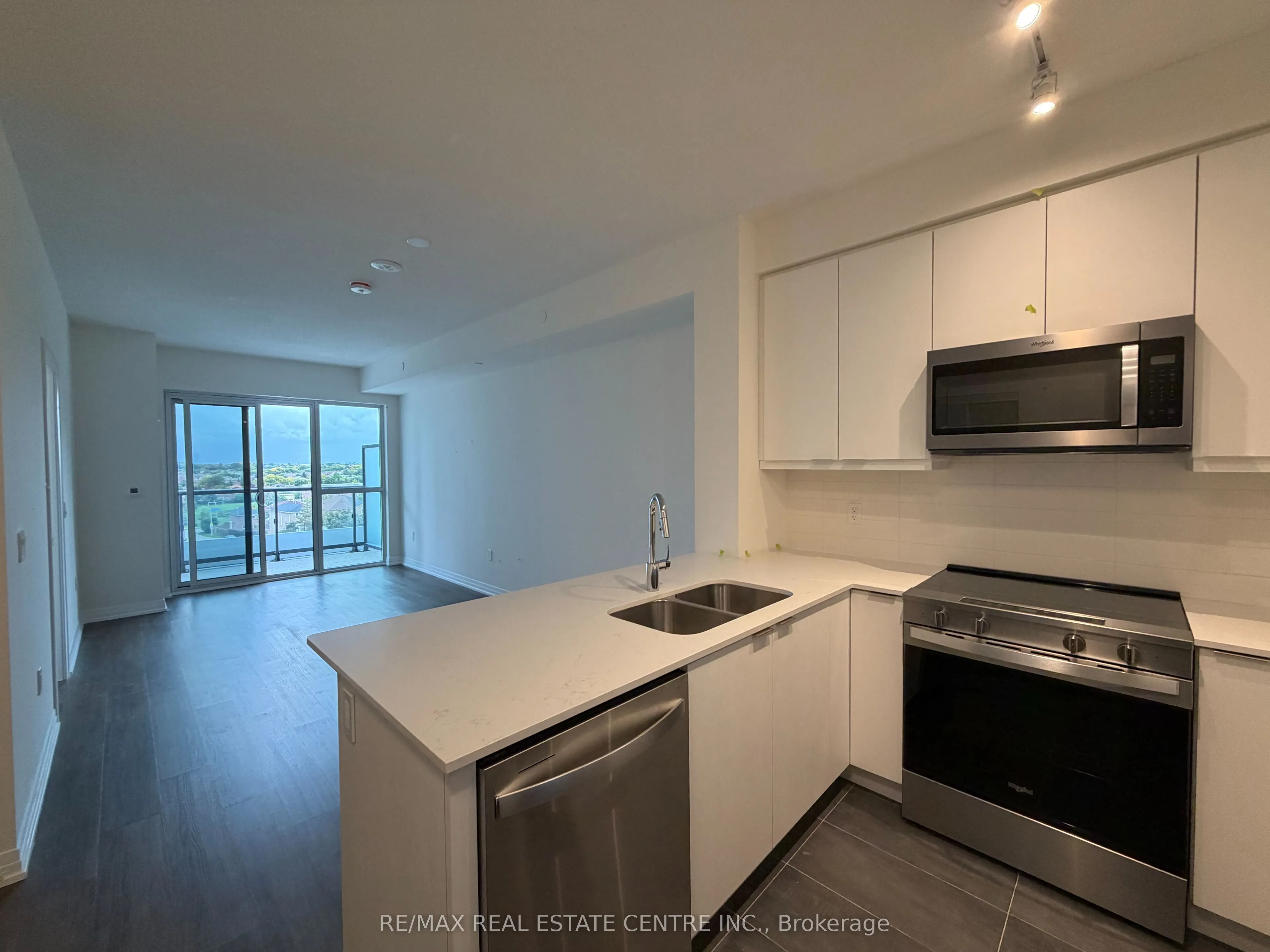 15 Watergarden Drive, #517