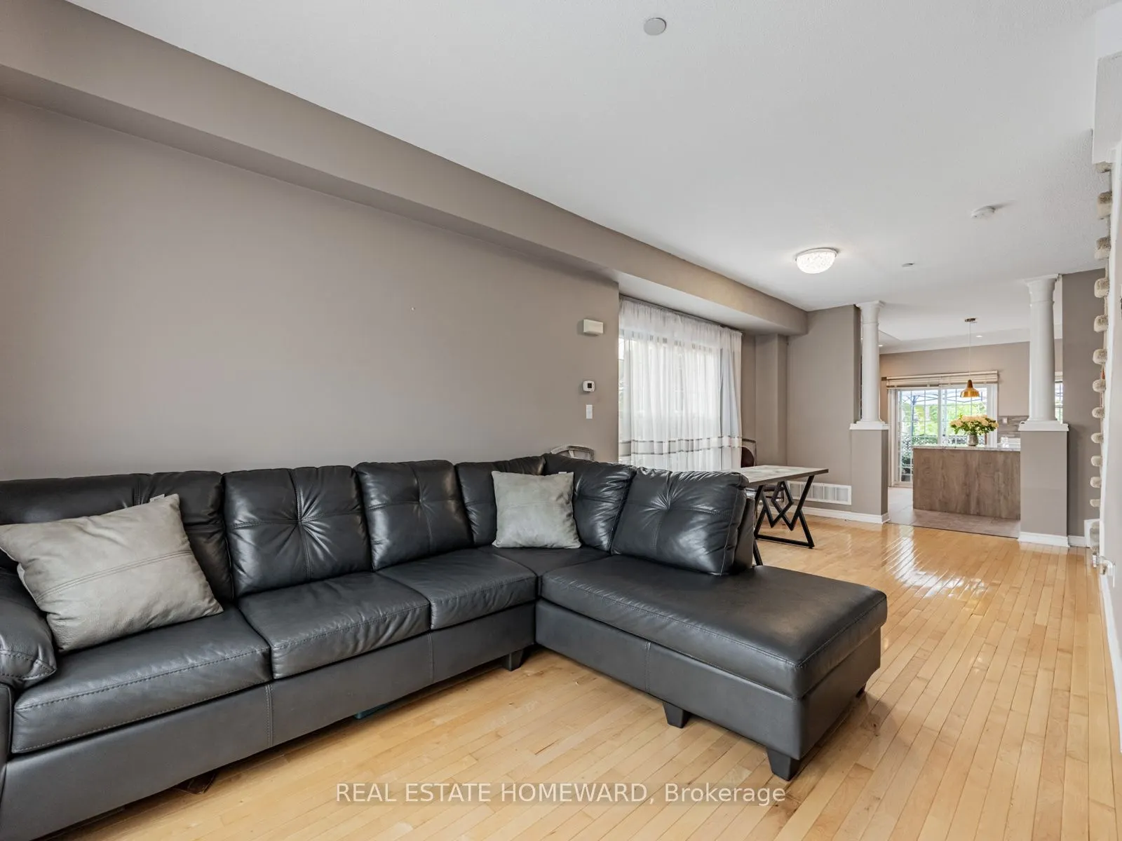 964A The Queensway