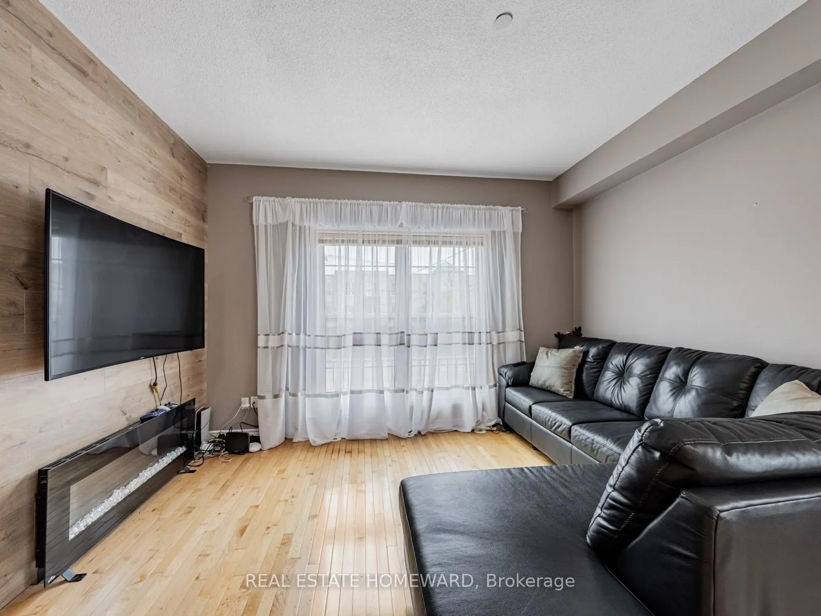 964A The Queensway