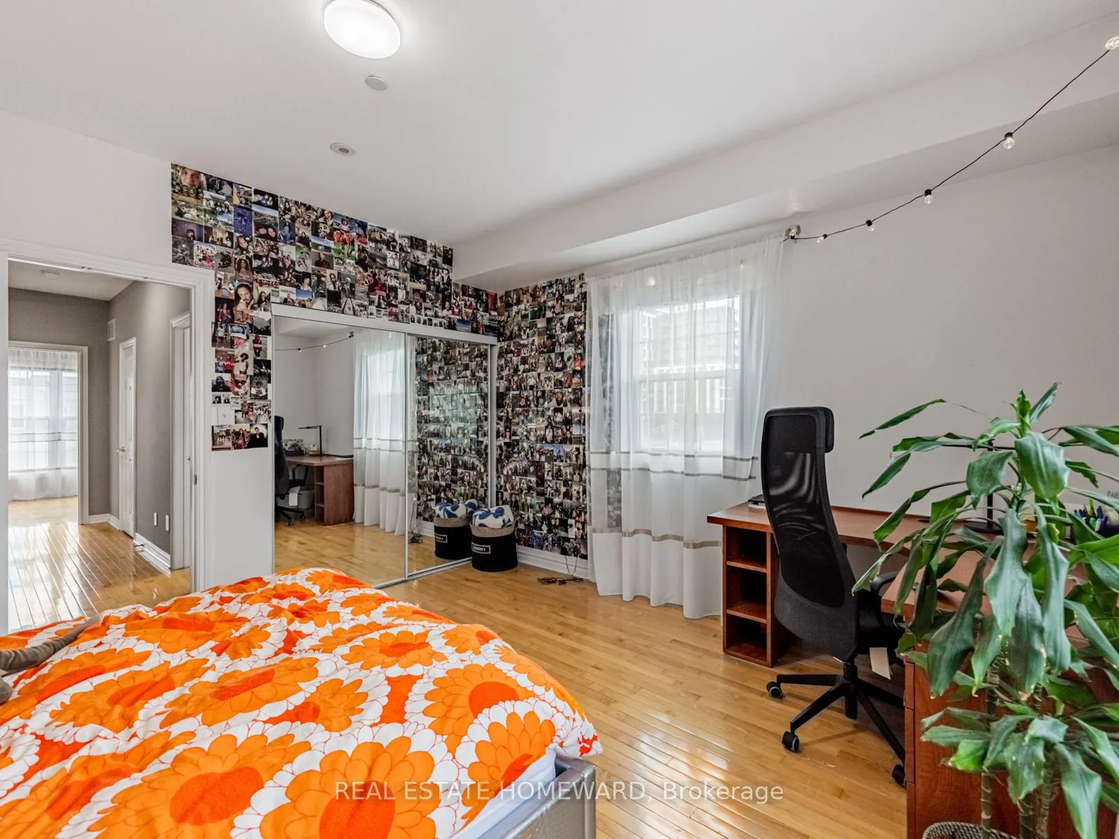 964A The Queensway