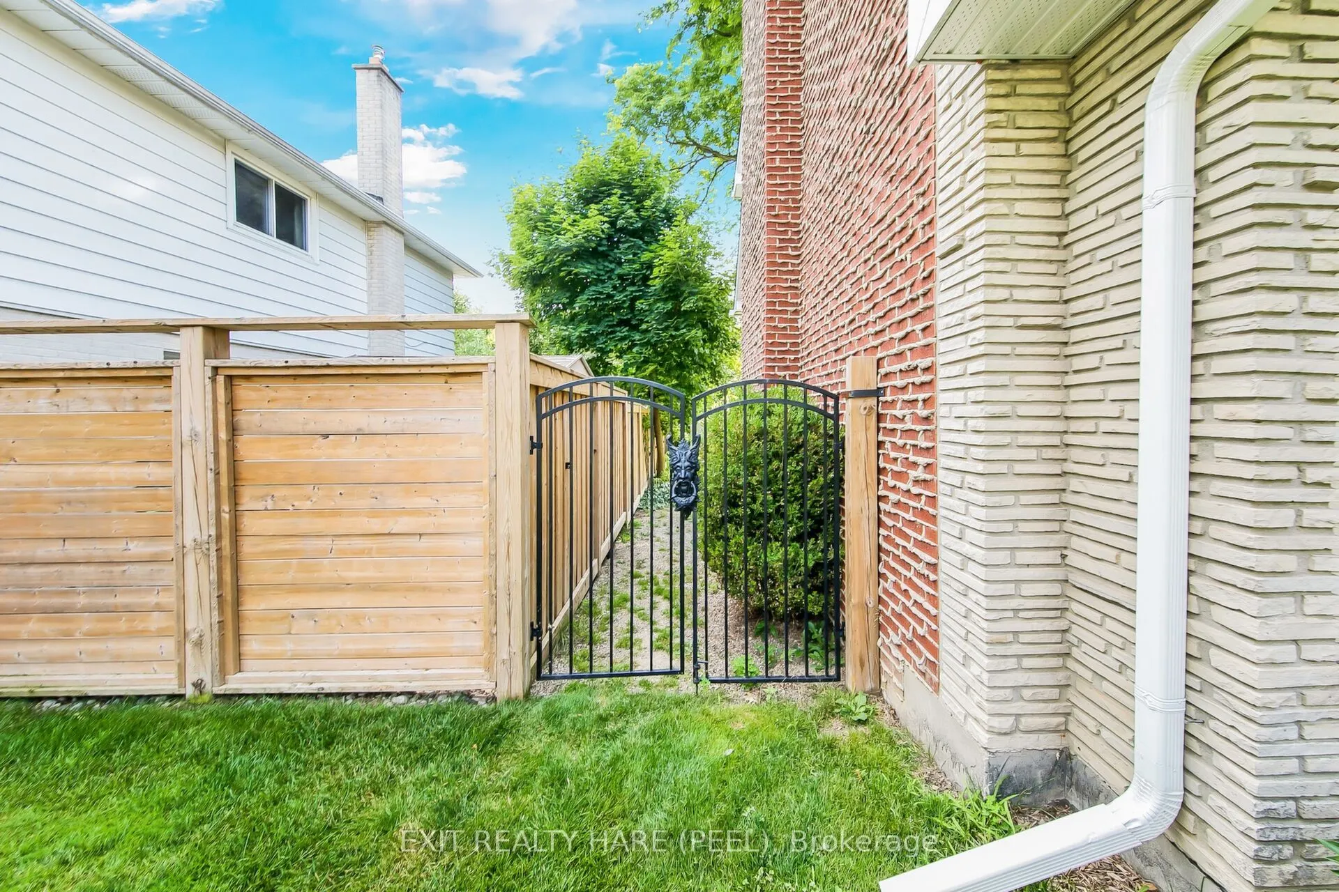 35 Ridgehill Drive