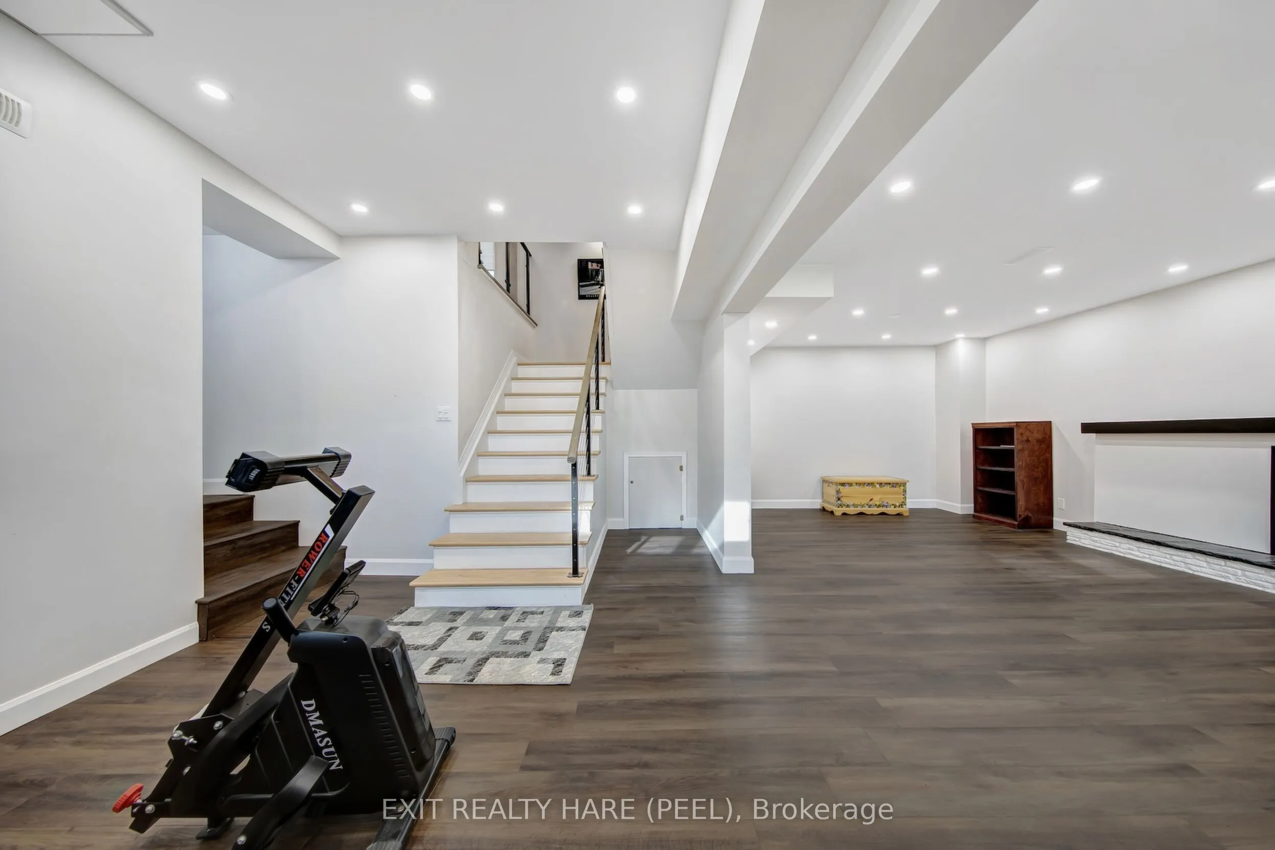 35 Ridgehill Drive
