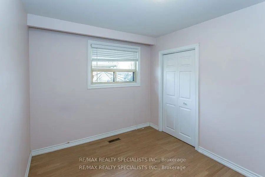 1164 Shamir Crescent