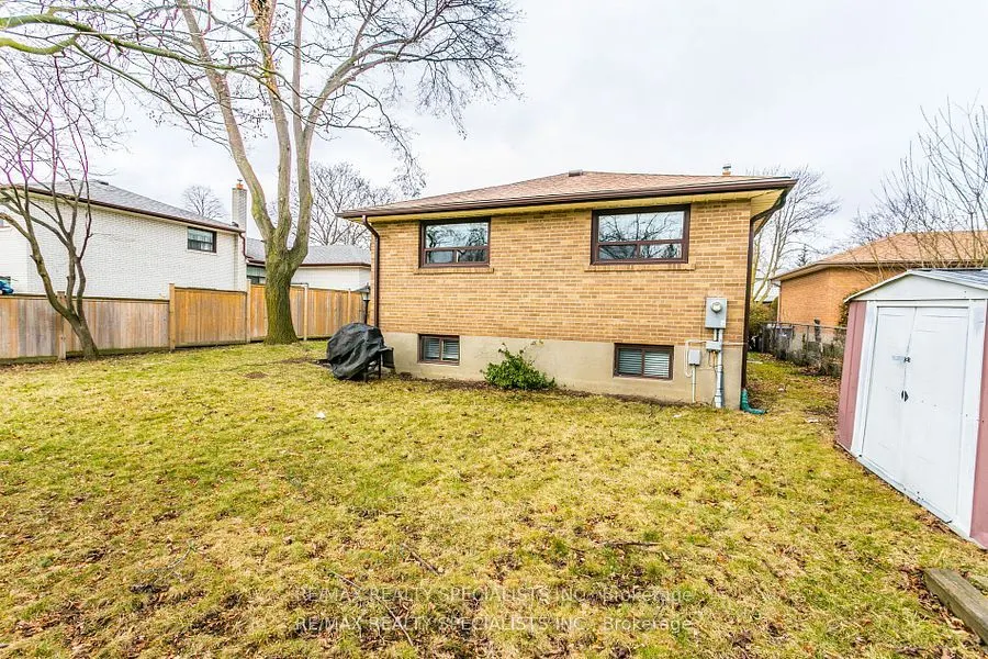 1164 Shamir Crescent