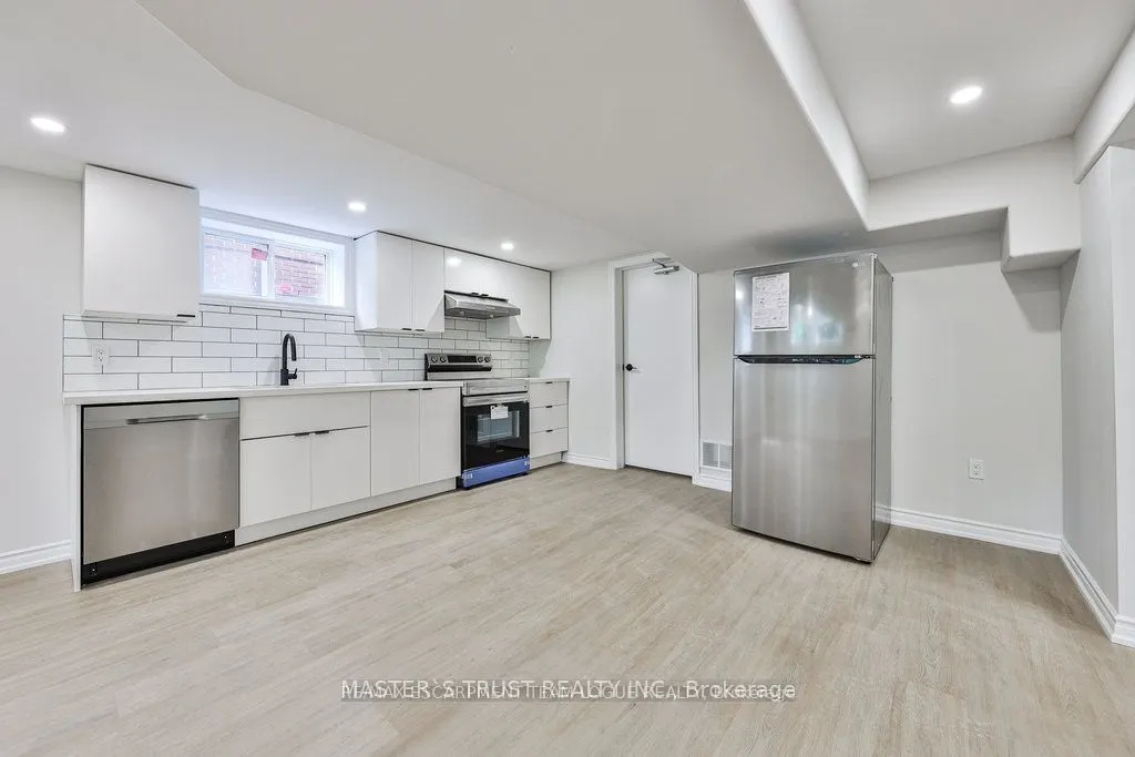 1390 Mountain Grove Avenue, #LOWER