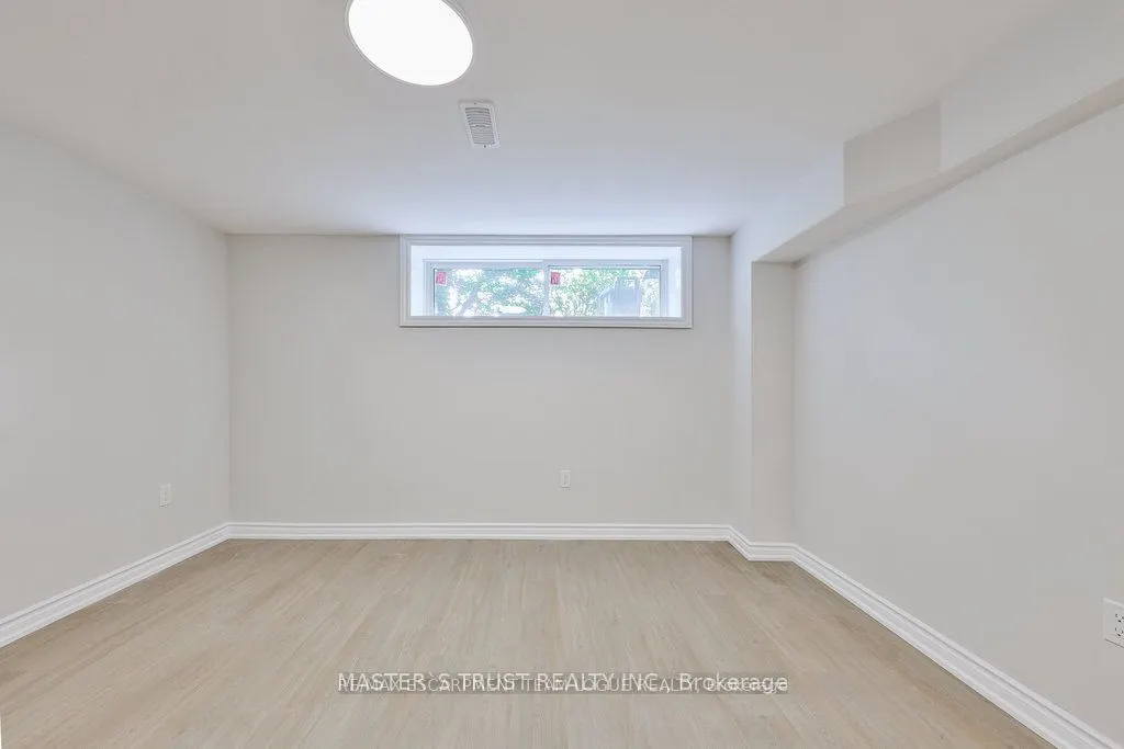 1390 Mountain Grove Avenue, #LOWER