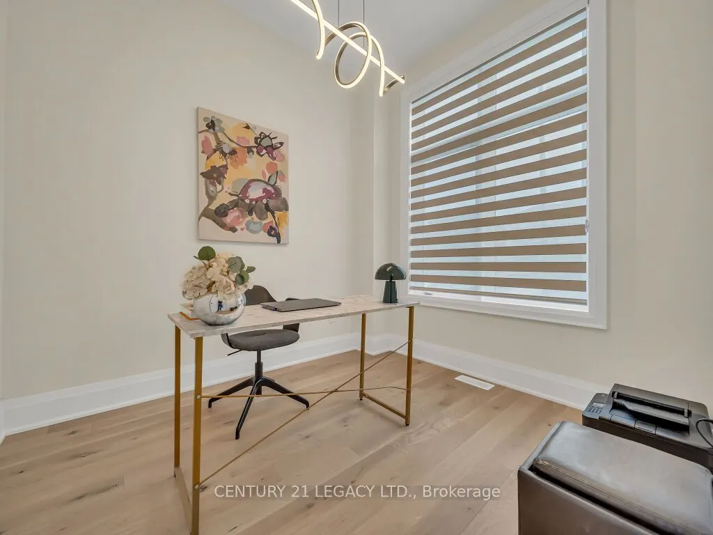 23 Duxbury Road N