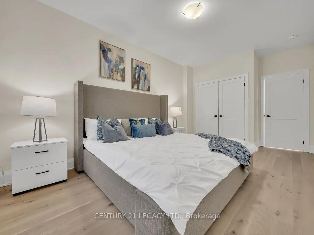 23 Duxbury Road N