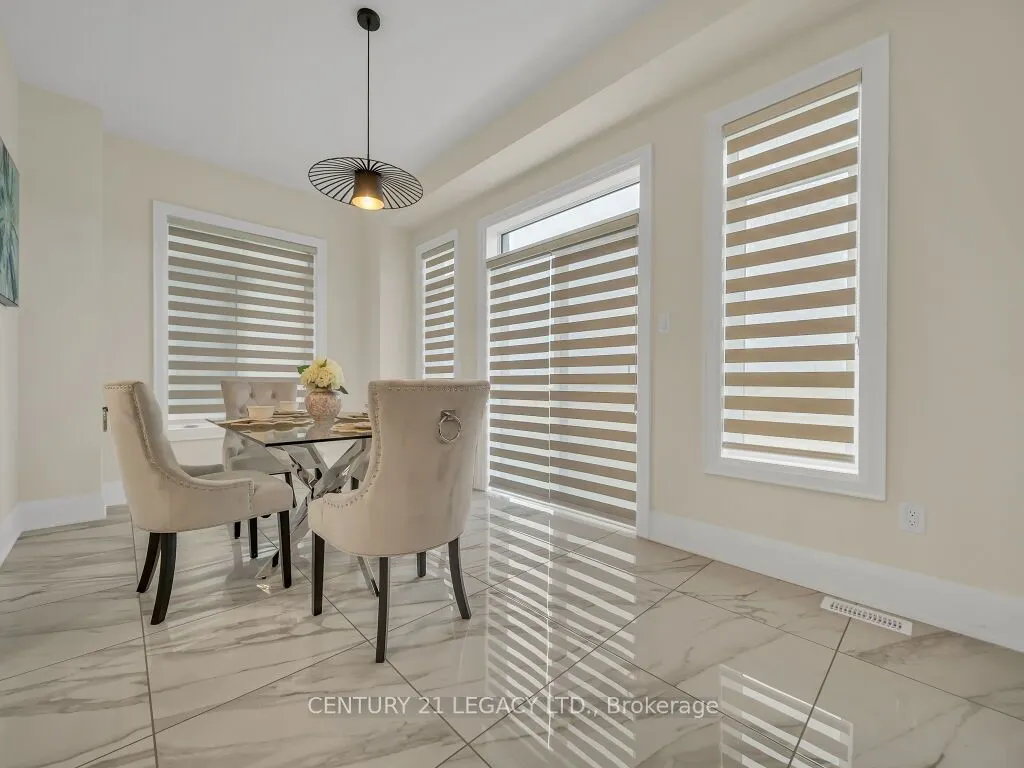 23 Duxbury Road N