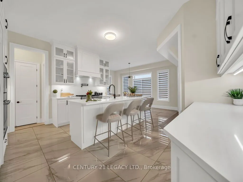 23 Duxbury Road N