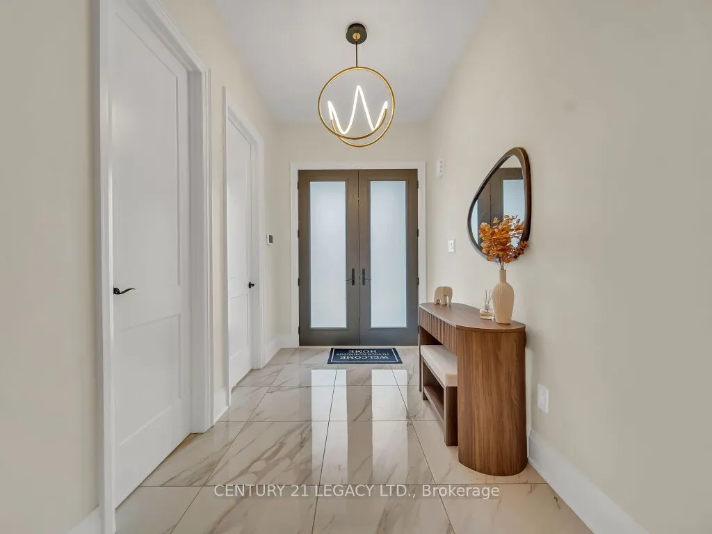 23 Duxbury Road N