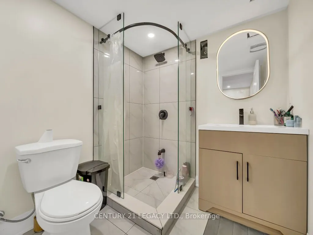 23 Duxbury Road N