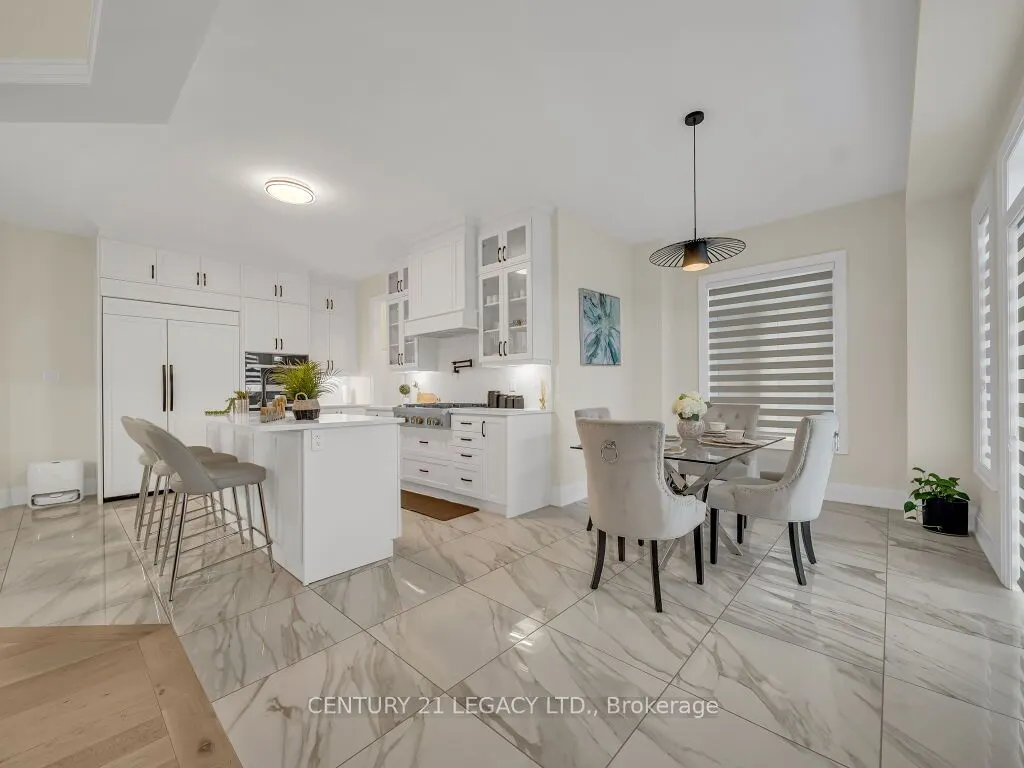 23 Duxbury Road N