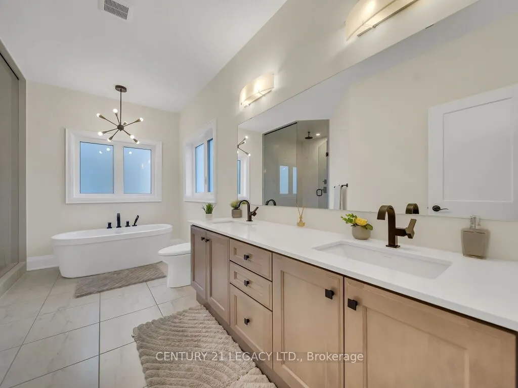23 Duxbury Road N