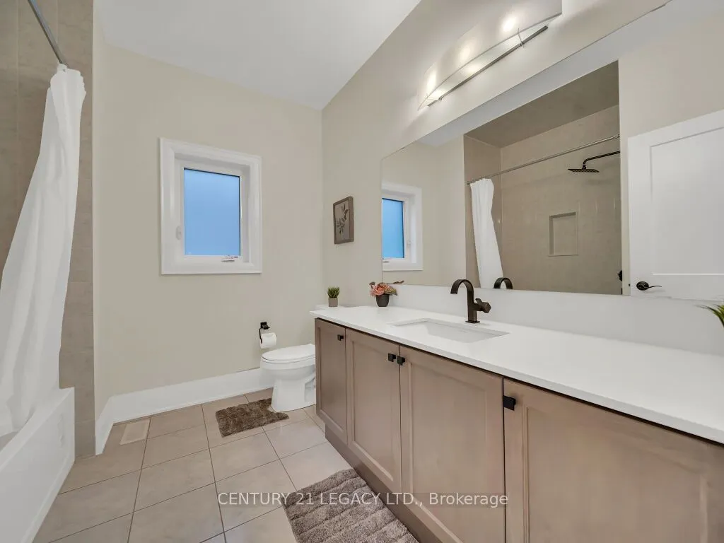 23 Duxbury Road N