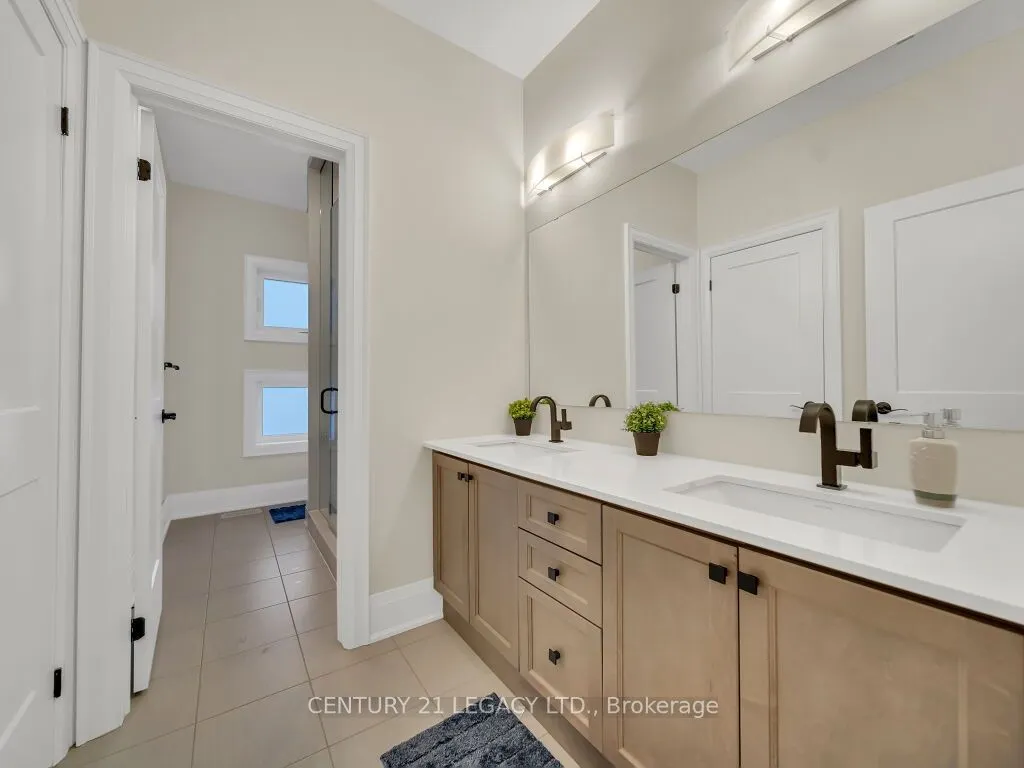23 Duxbury Road N