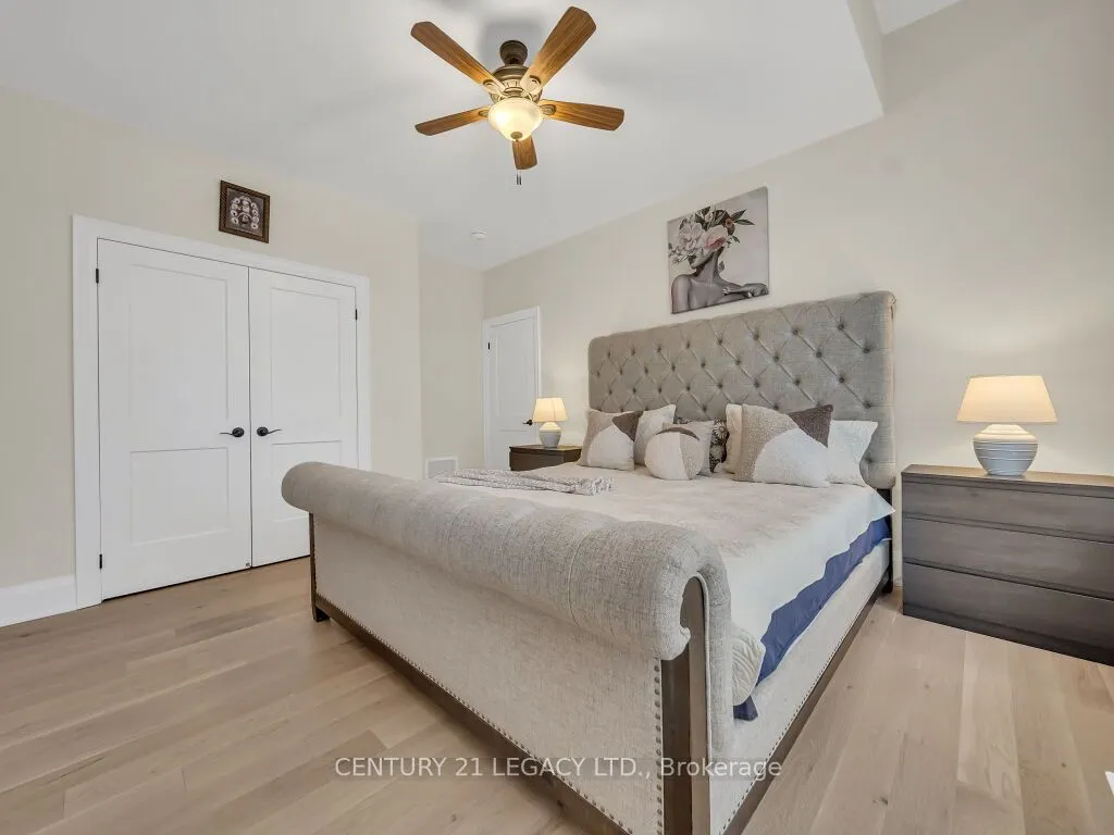 23 Duxbury Road N