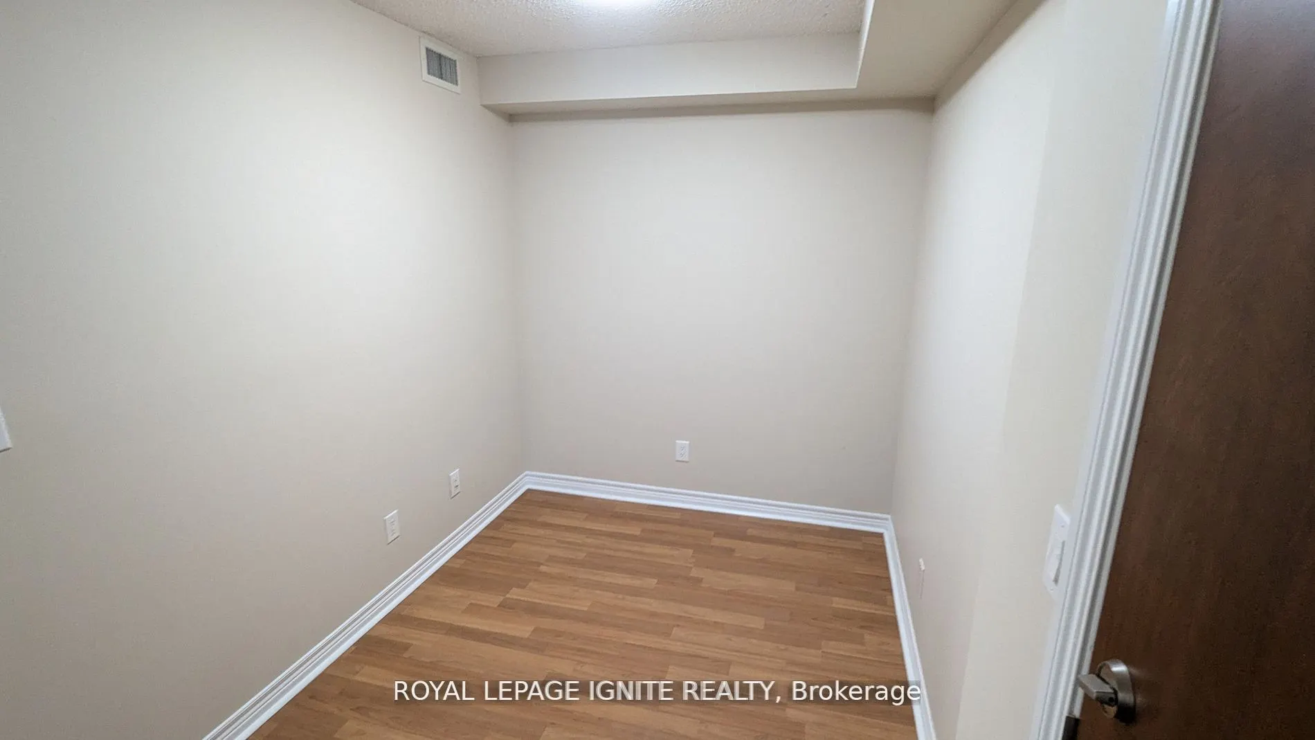 310 Burnhamthorpe Road W, #308