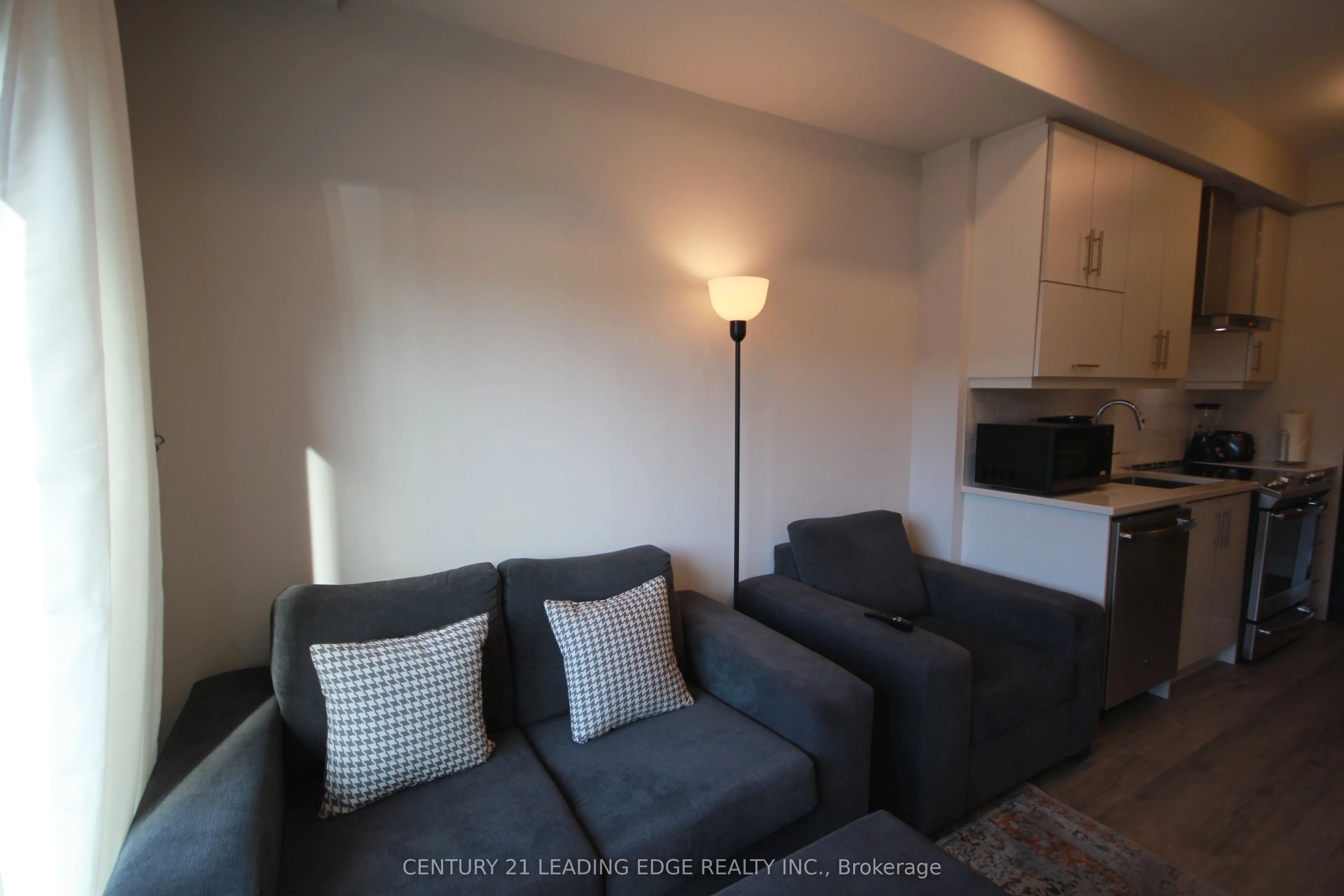 128 GROVEWOOD Common, #8
