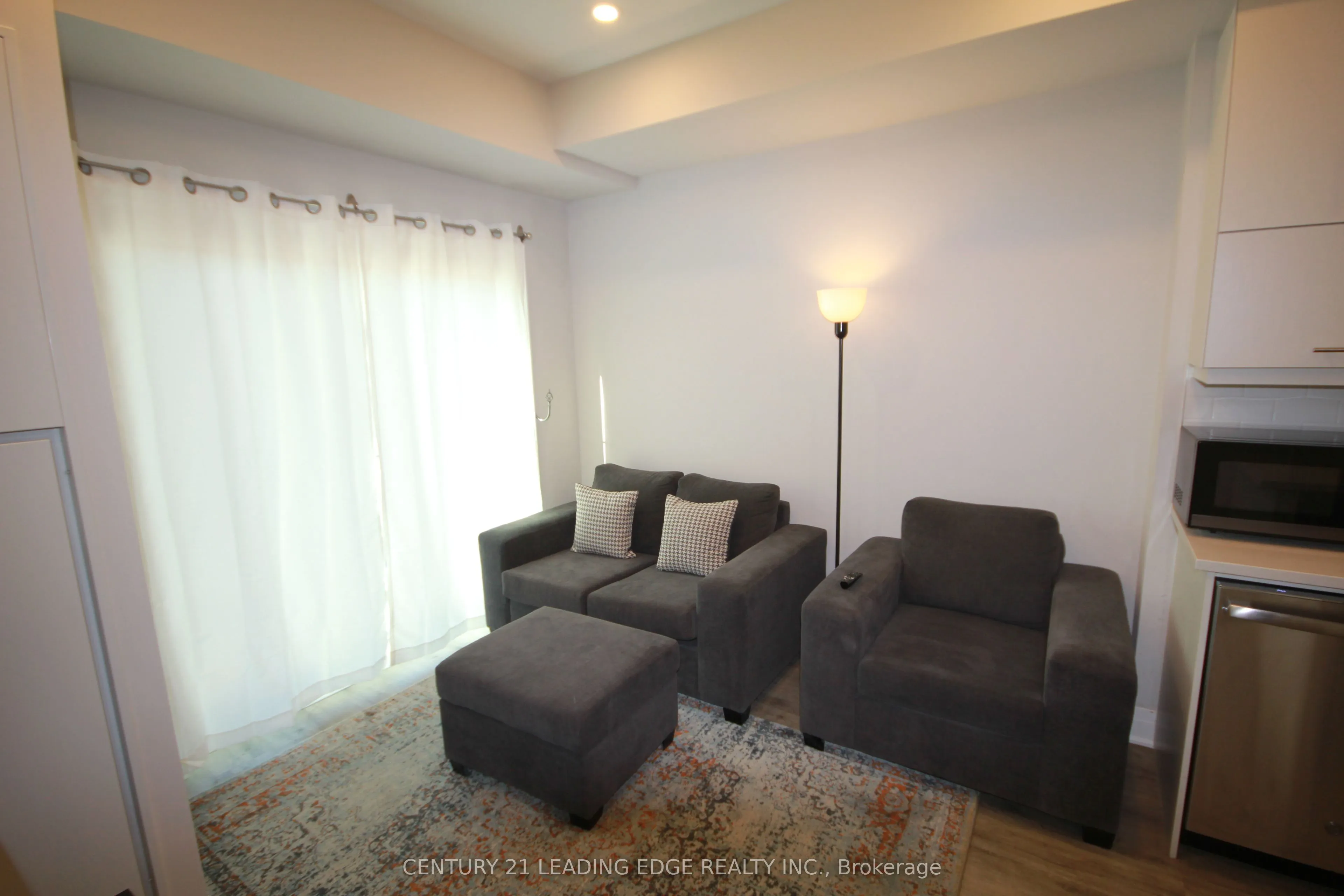 128 GROVEWOOD Common, #8