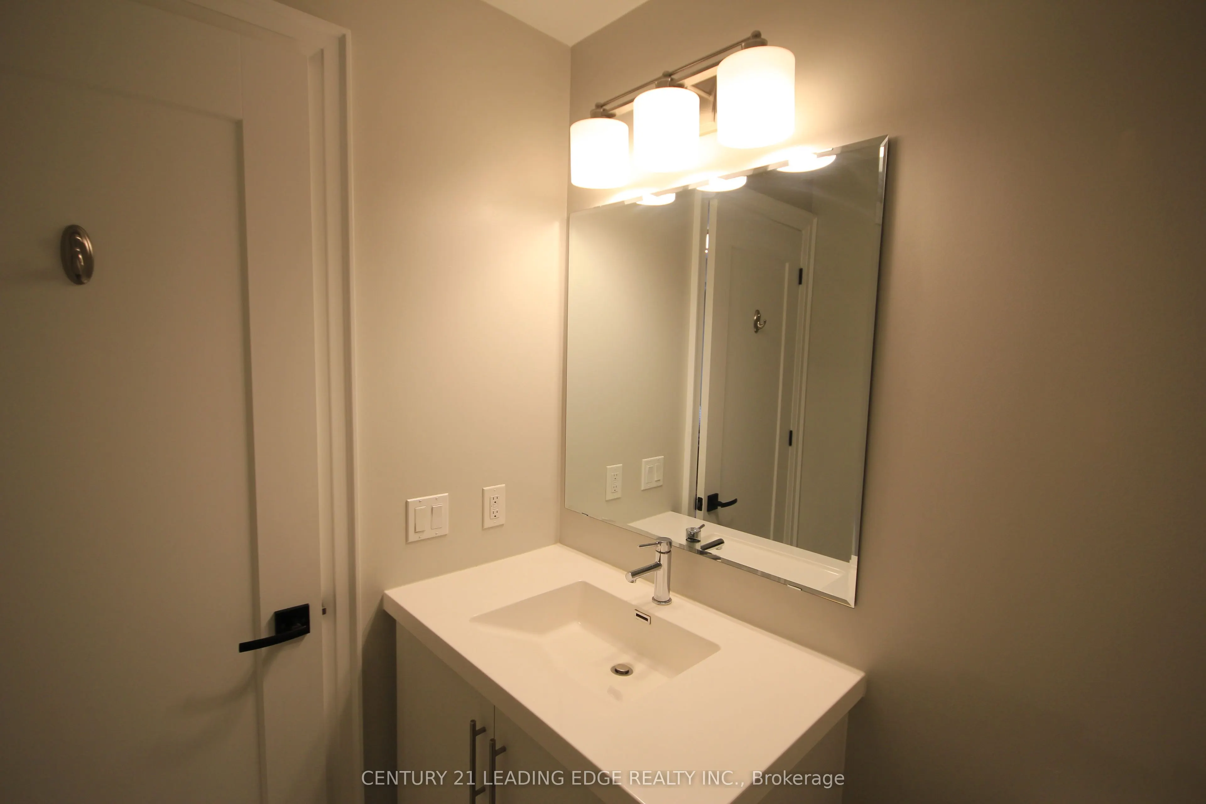 128 GROVEWOOD Common, #8