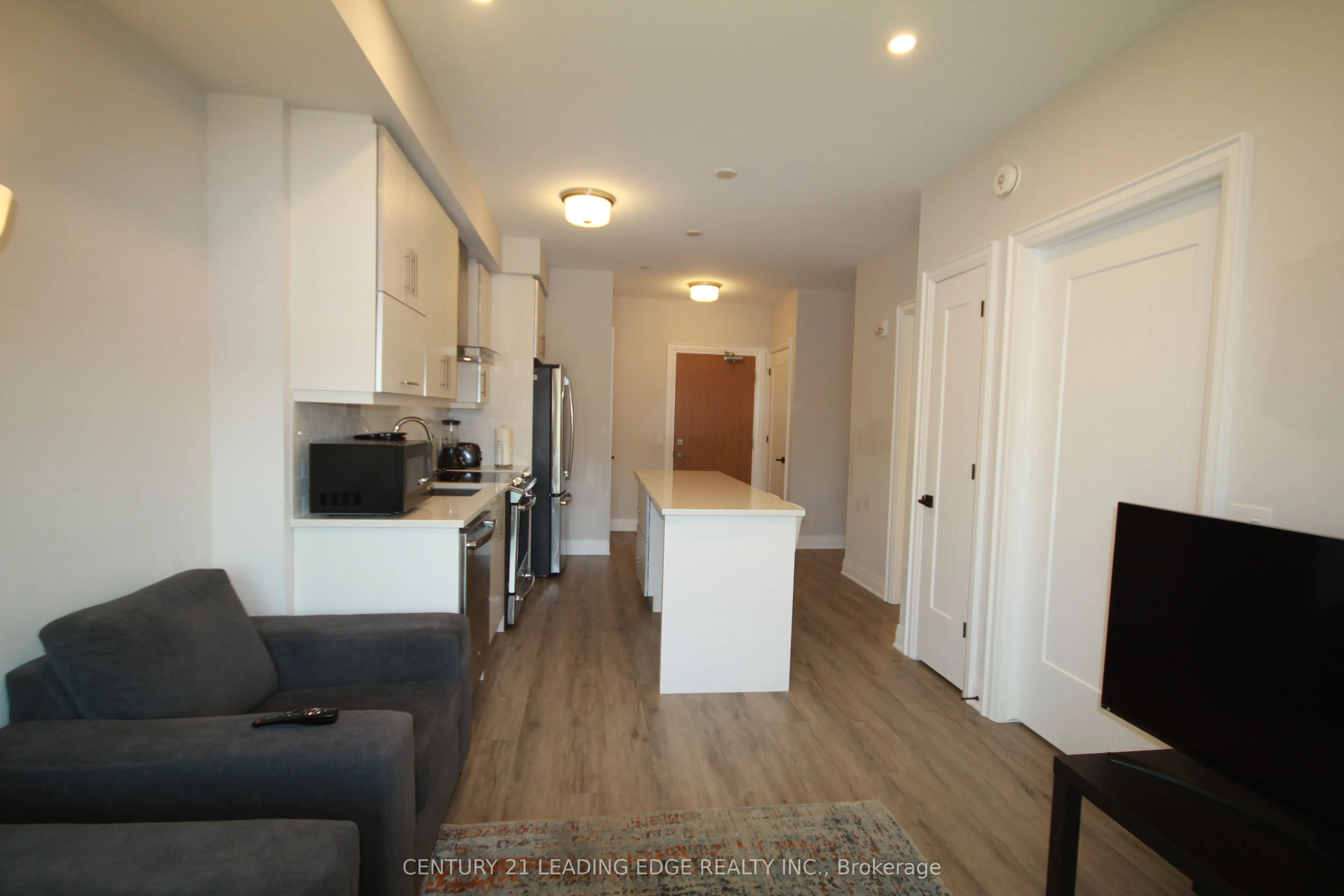 128 GROVEWOOD Common, #8