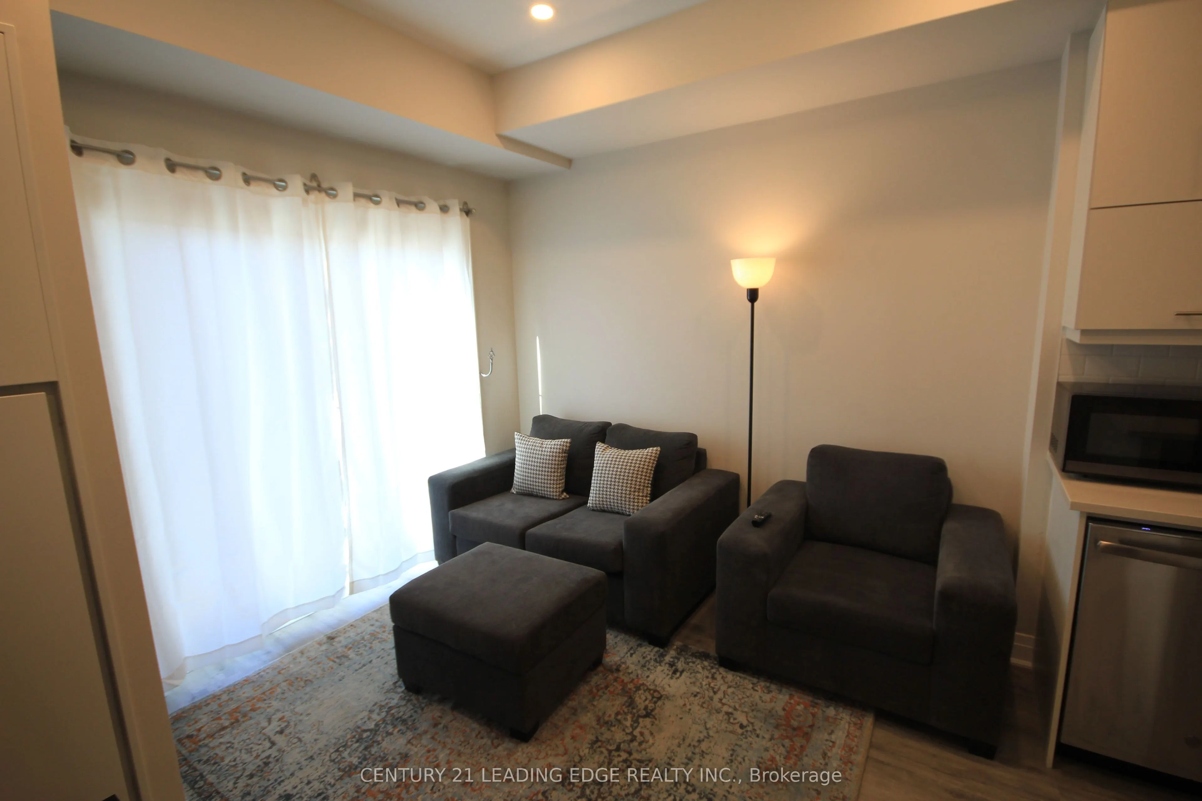 128 GROVEWOOD Common, #8