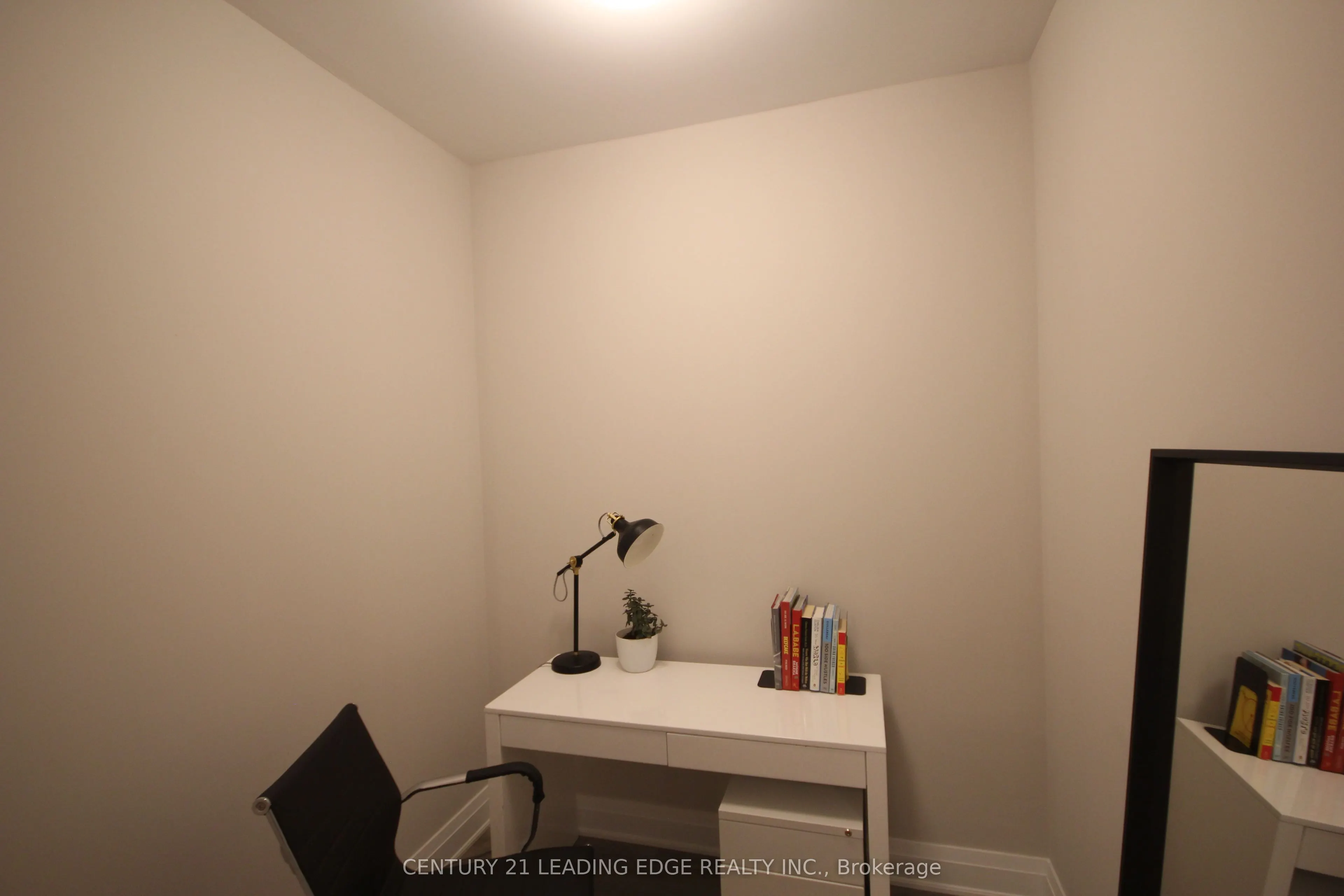 128 GROVEWOOD Common, #8