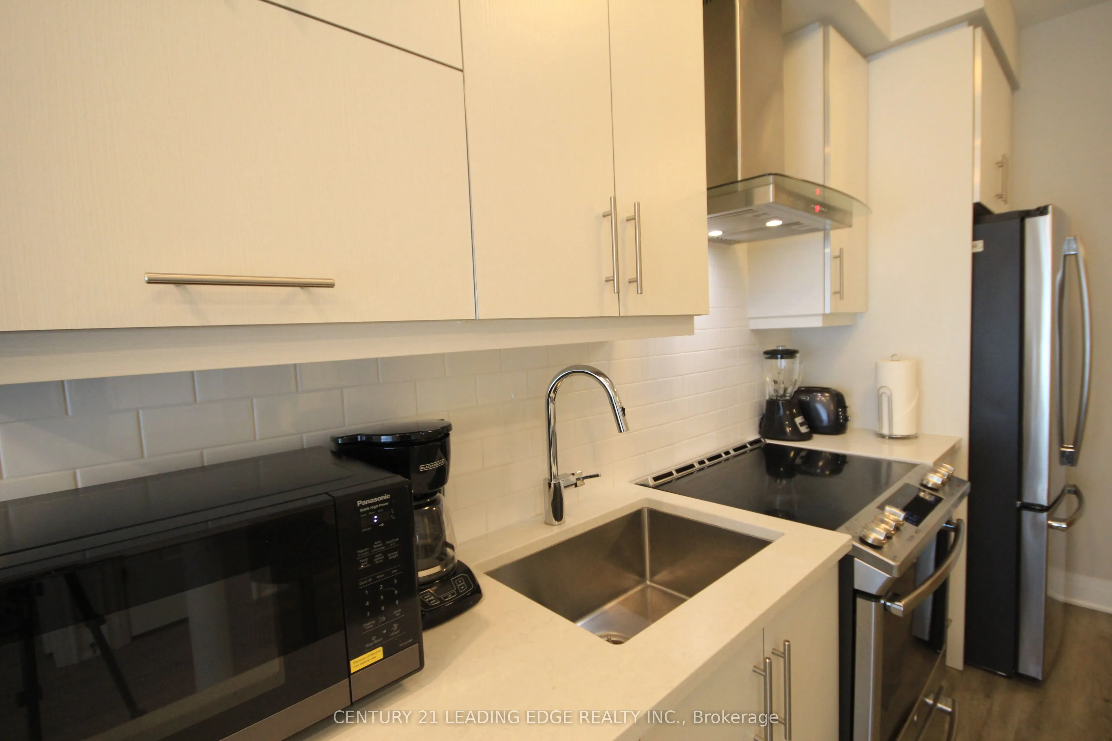 128 GROVEWOOD Common, #8