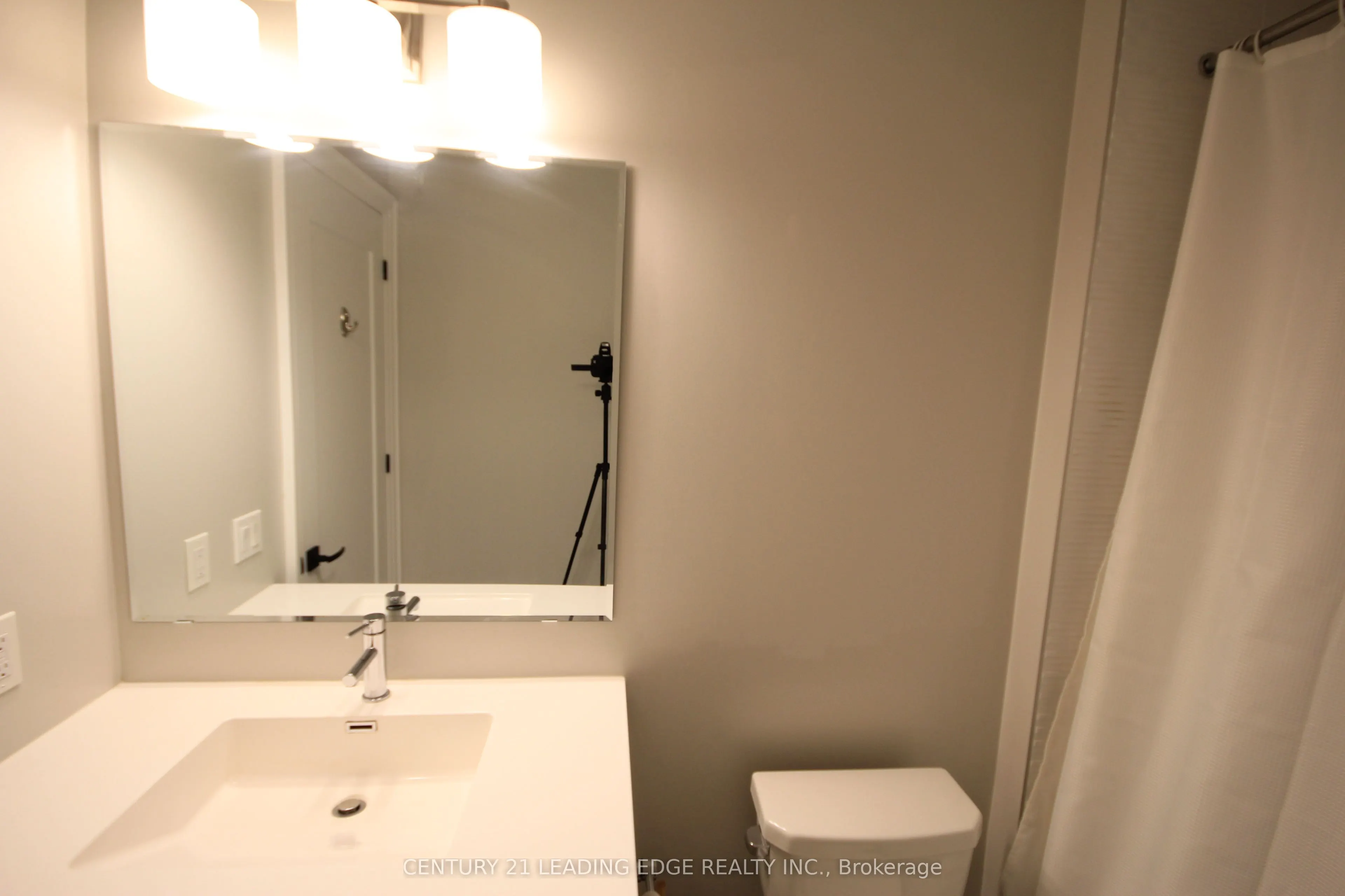 128 GROVEWOOD Common, #8