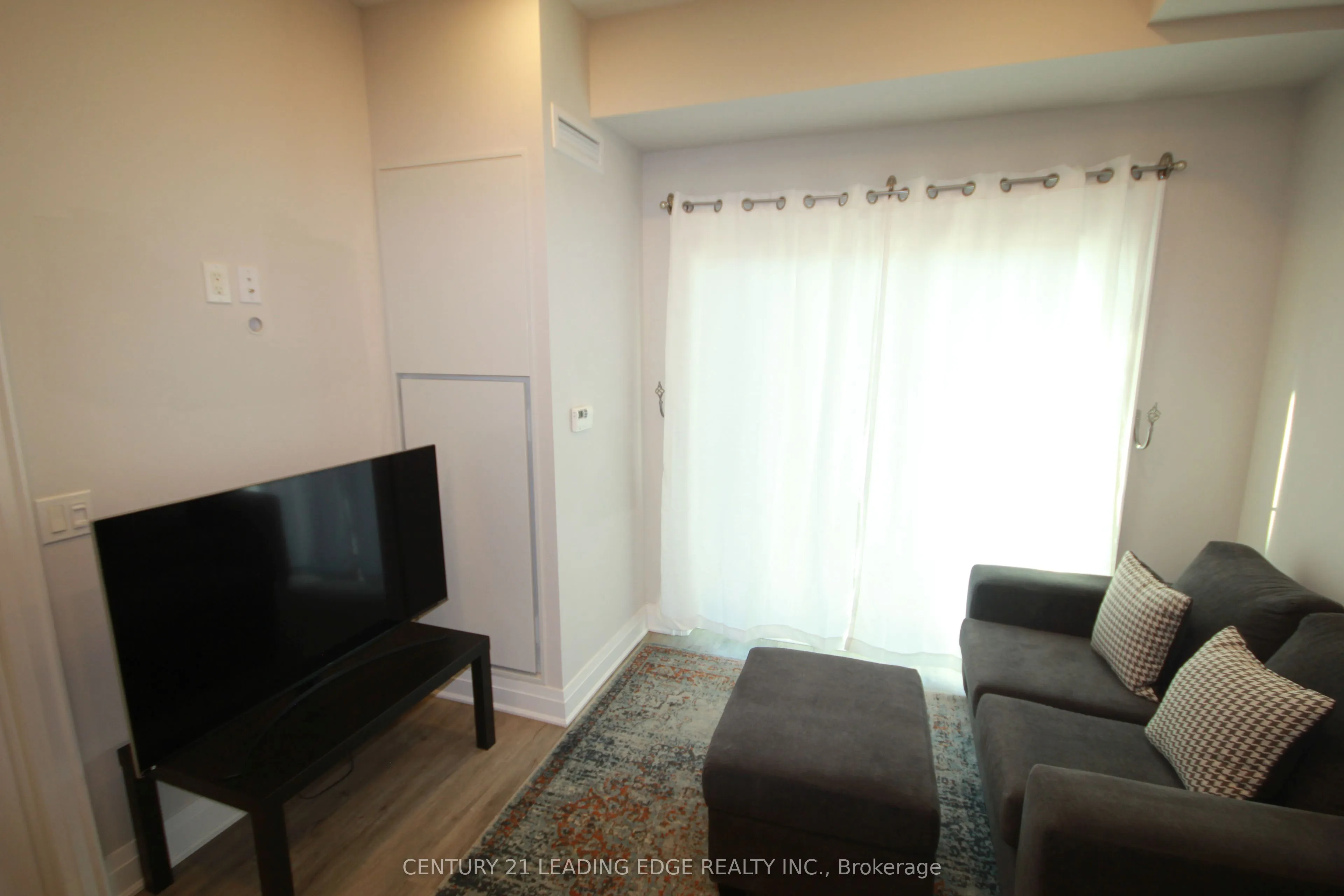 128 GROVEWOOD Common, #8