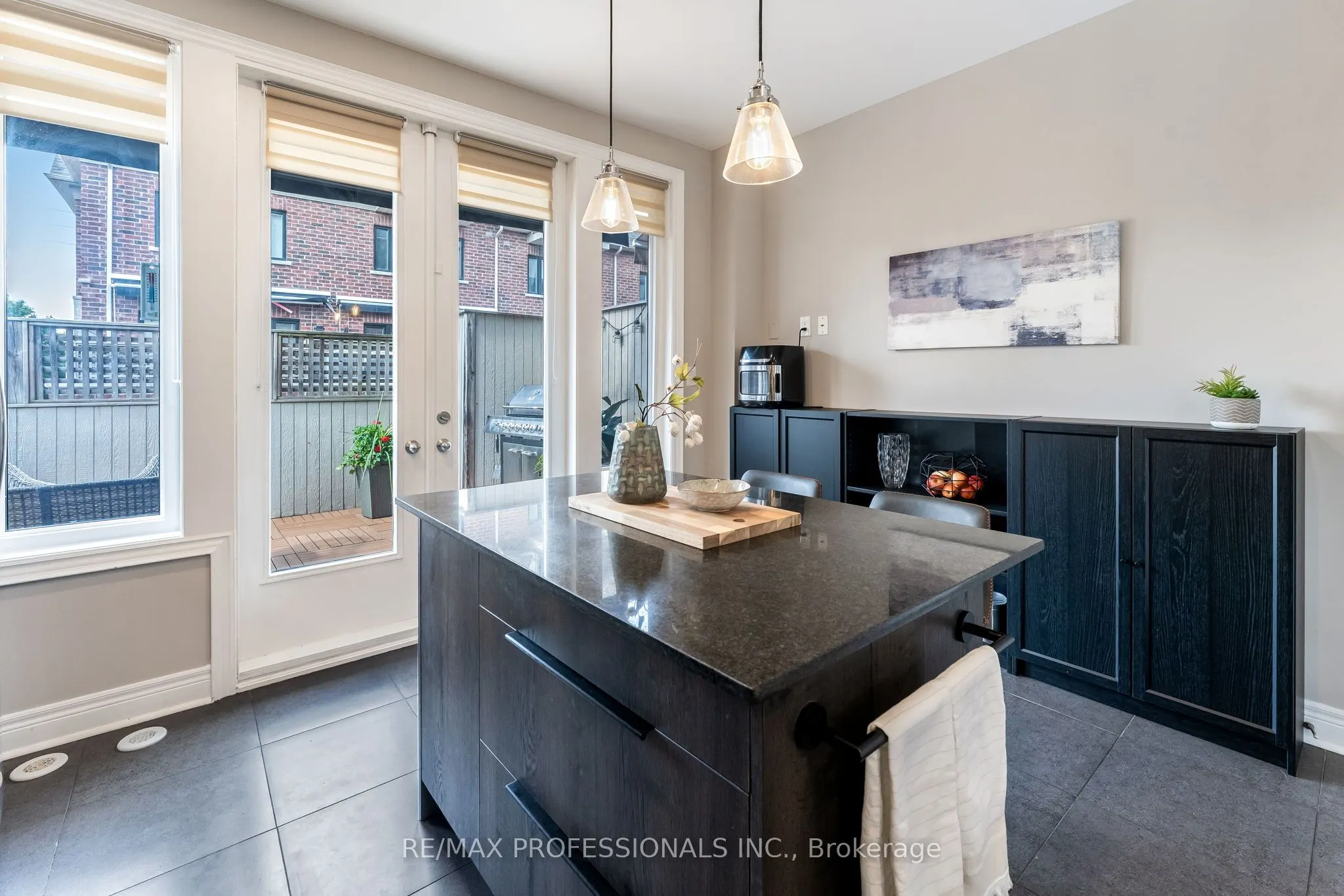 1812 Burnhamthorpe Road E, #1