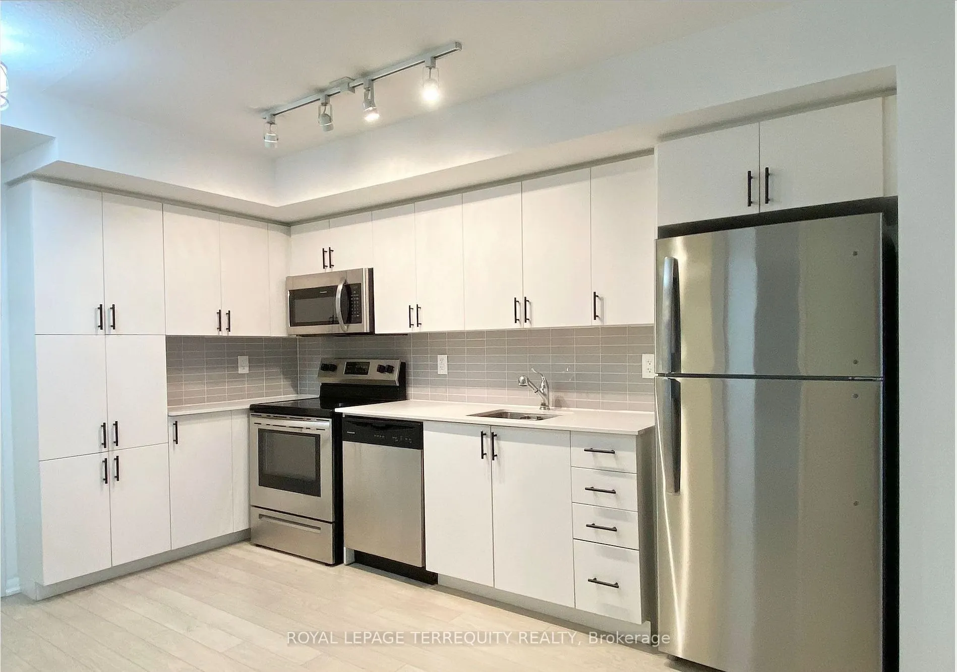 3091 Dufferin Street, #212