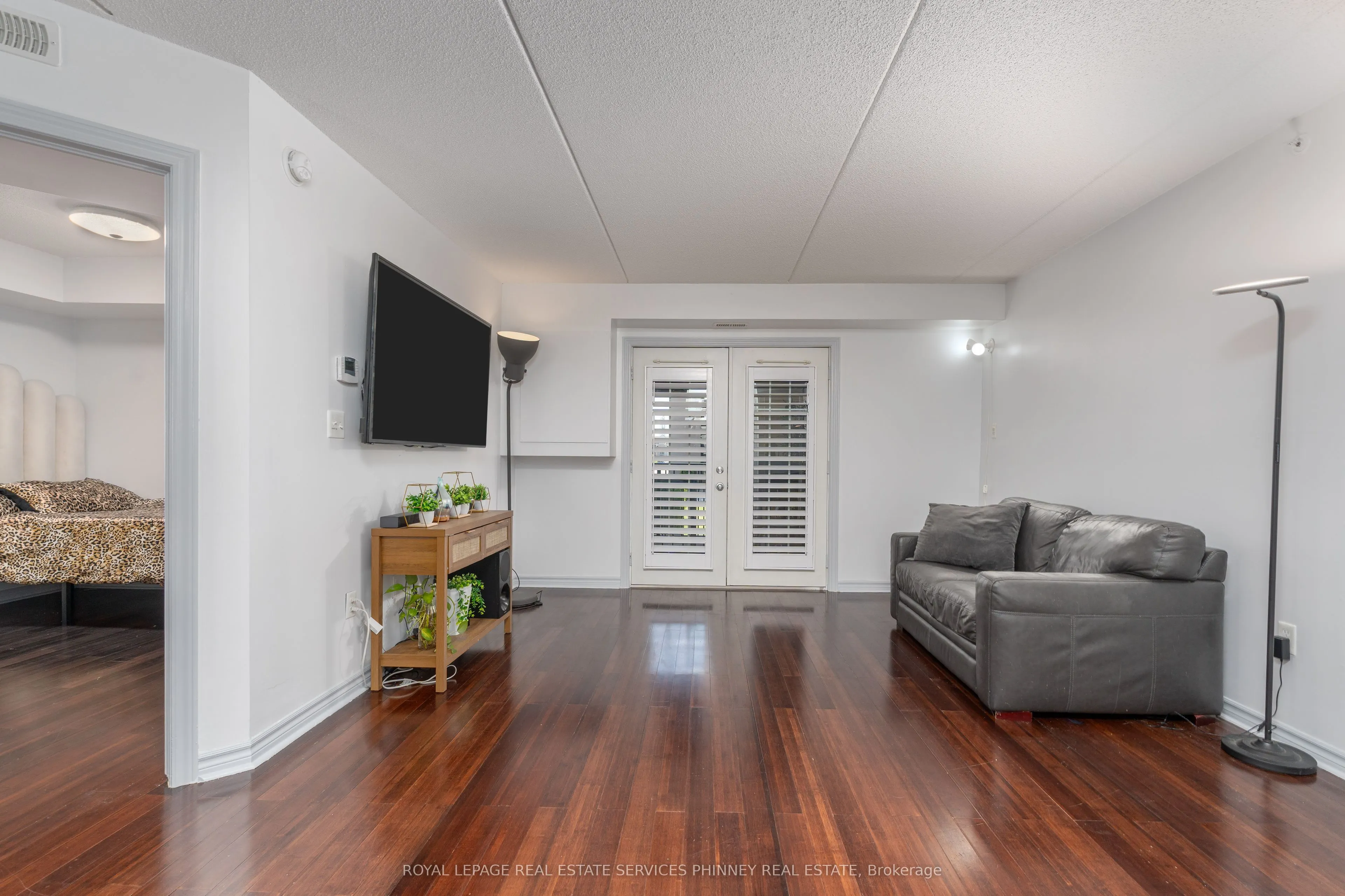 1350 Main Street, #208