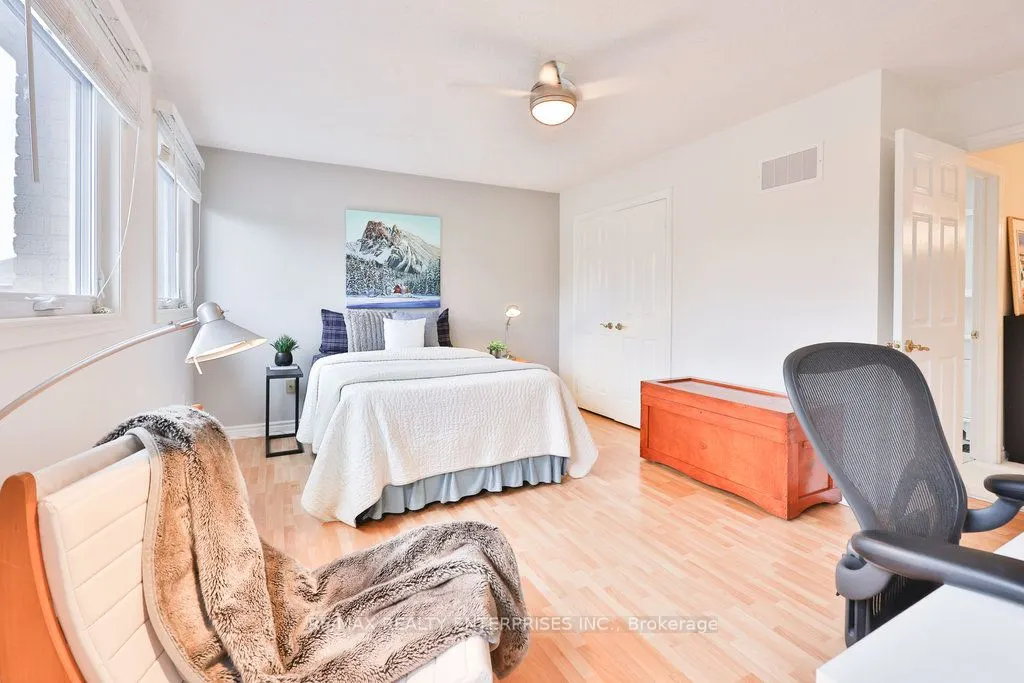 431 Naomi Crescent