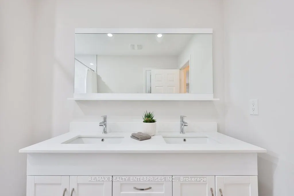 431 Naomi Crescent