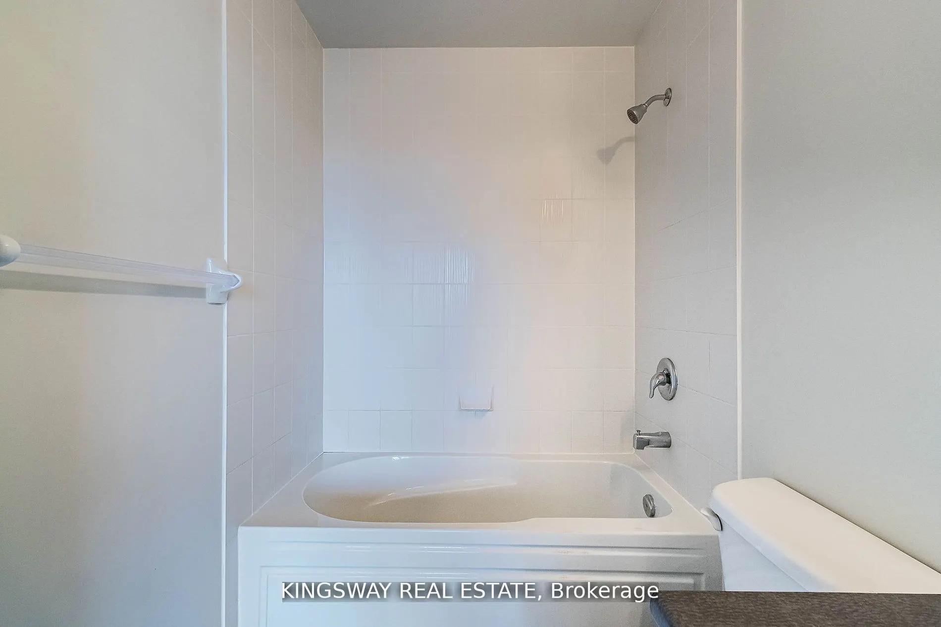 349 RATHBURN Road W, #217